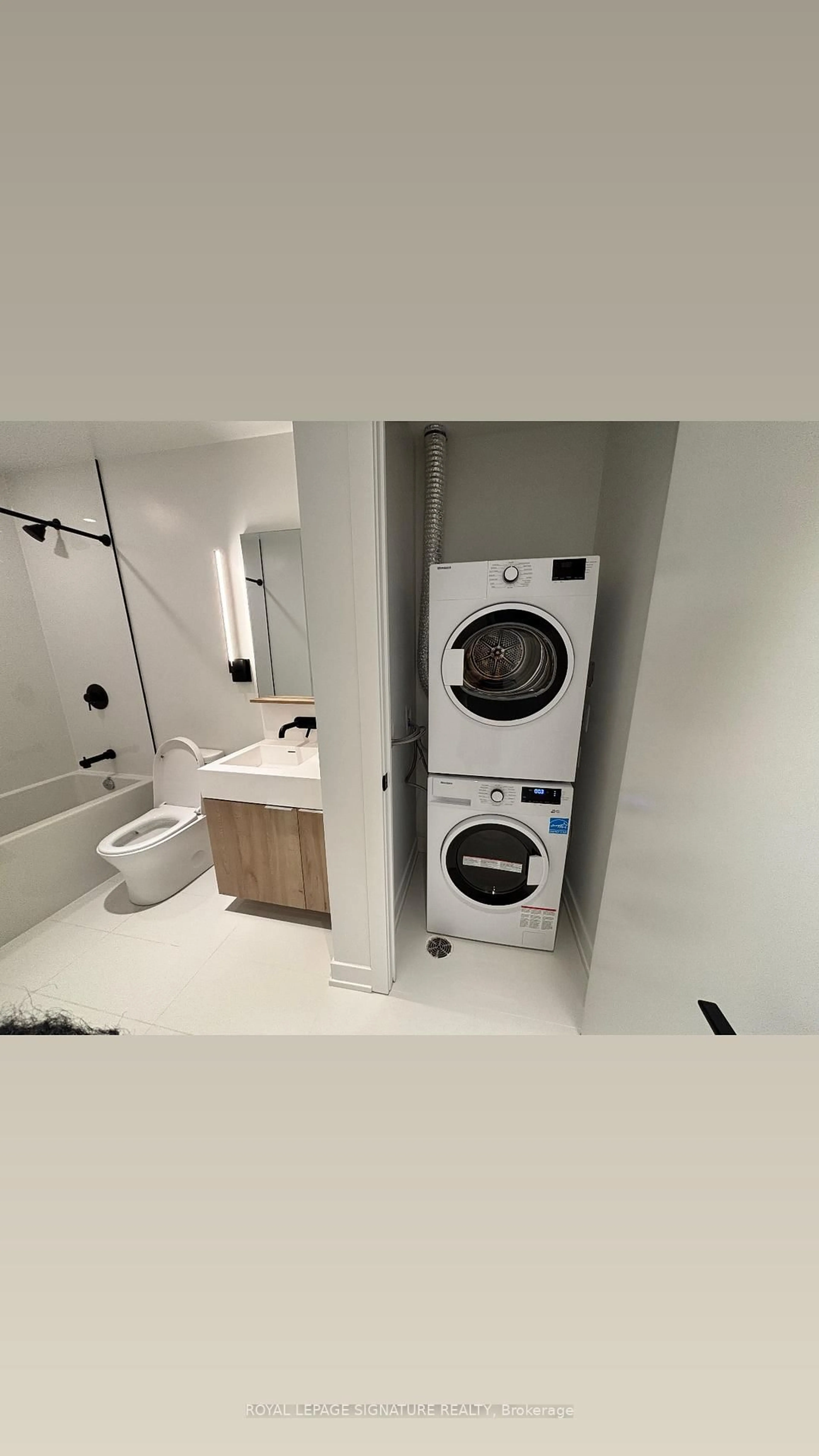 Laundry room for 117 Broadway Ave, Toronto Ontario M4P 1V3