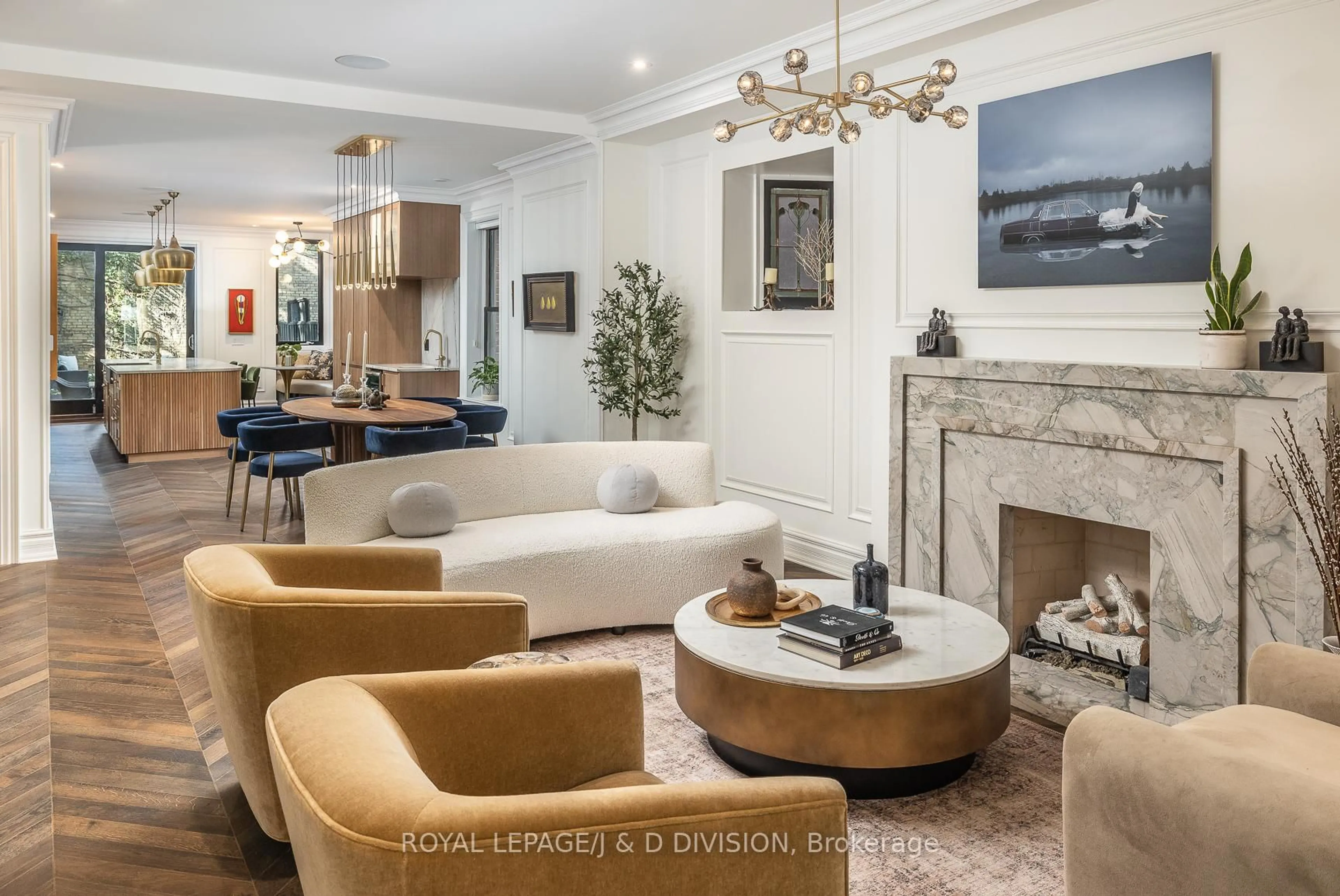 Living room with furniture, unknown for 40 Bernard Ave, Toronto Ontario M5R 1R2