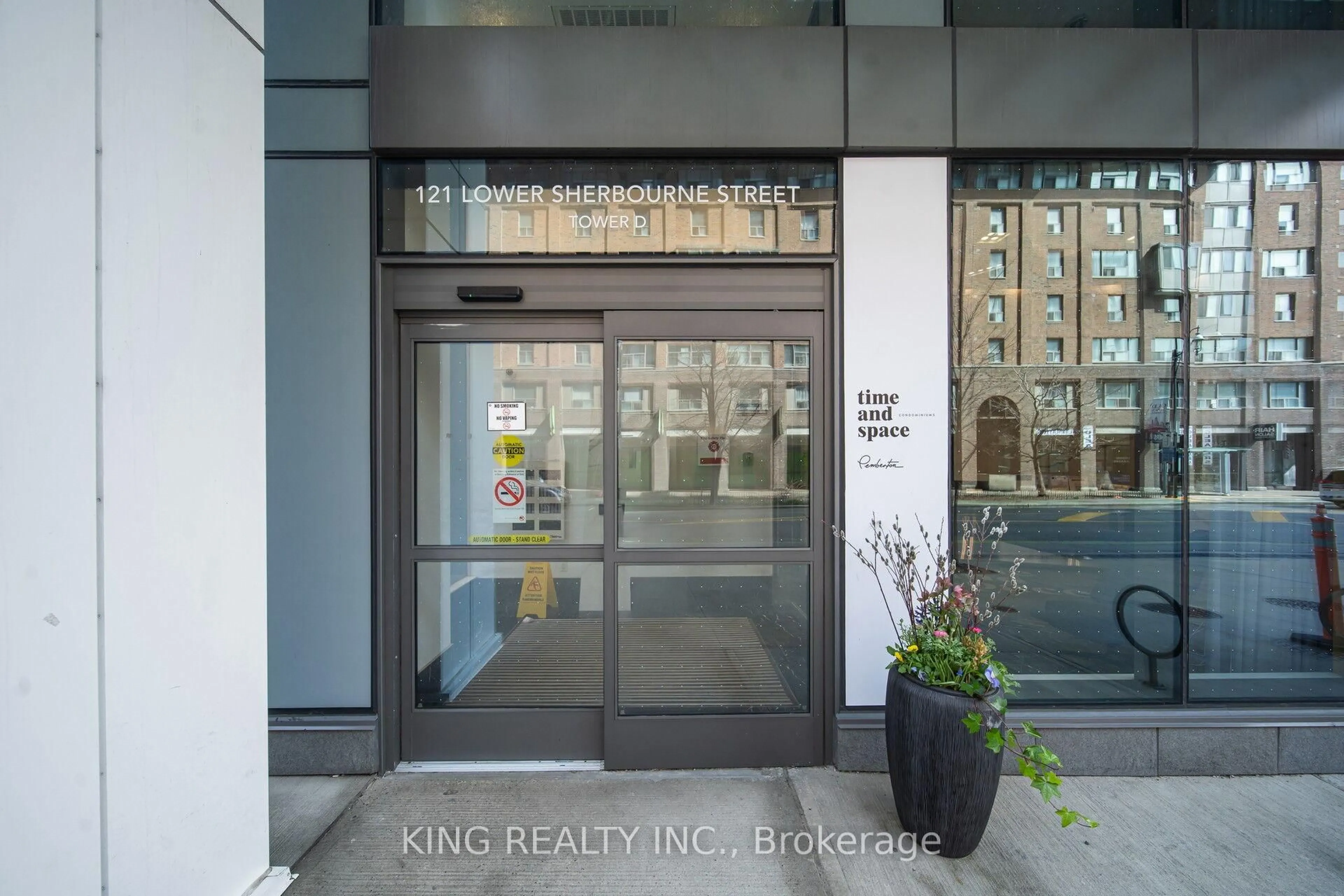 Indoor entryway for 121 Lower Sherbourne St #233, Toronto Ontario M5A 1E7