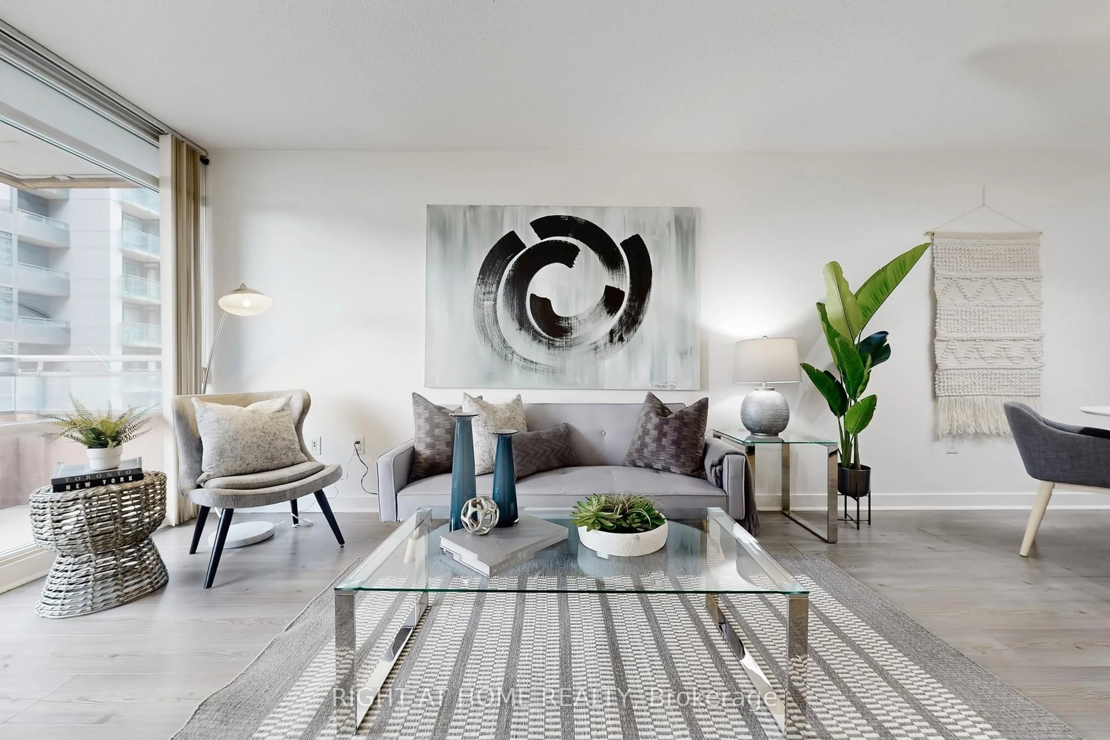 Living room with furniture, unknown for 4K Spadina Ave #727, Toronto Ontario M5V 3Y6