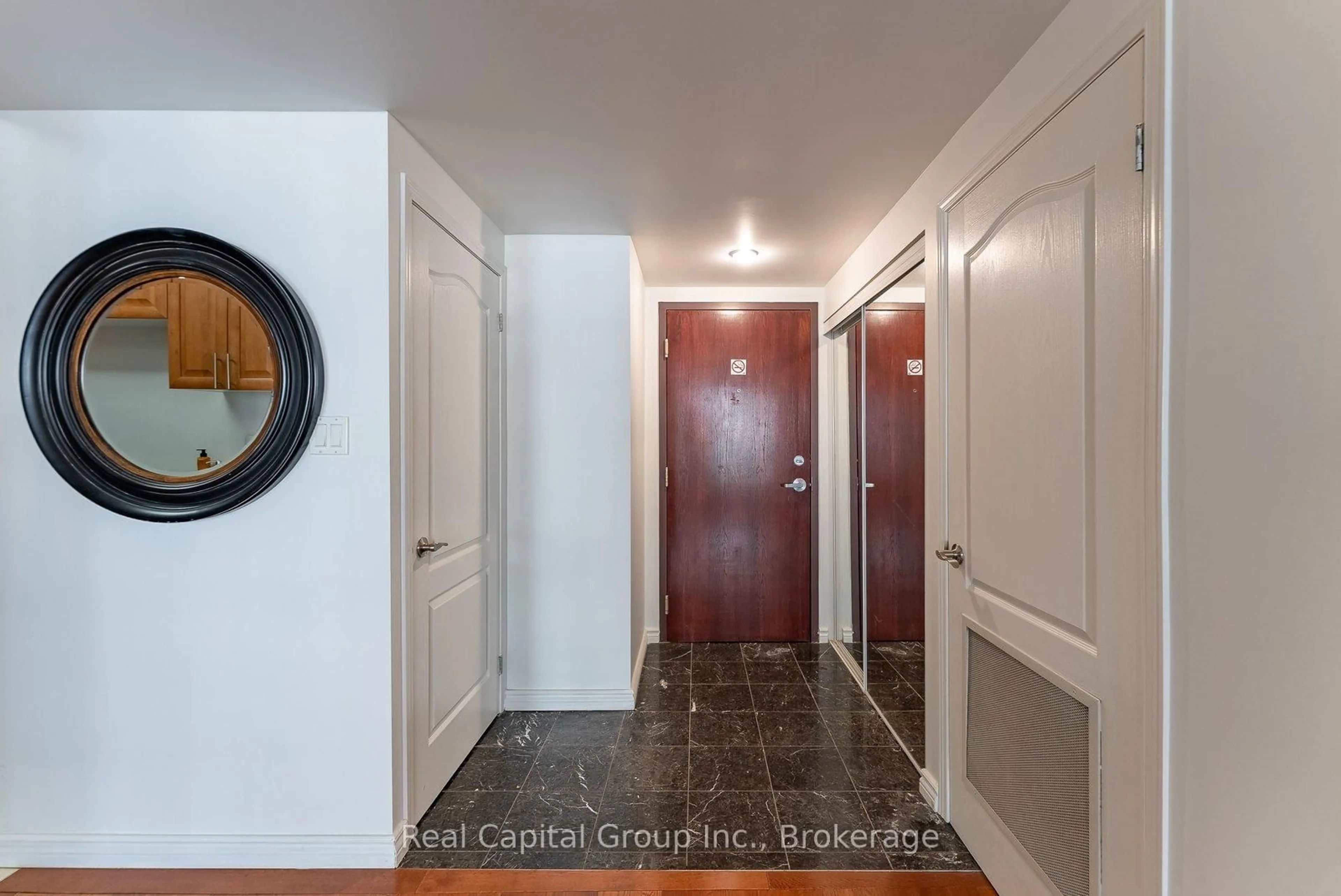 Indoor entryway for 263 Wellington St #703, Toronto Ontario M5V 3E6