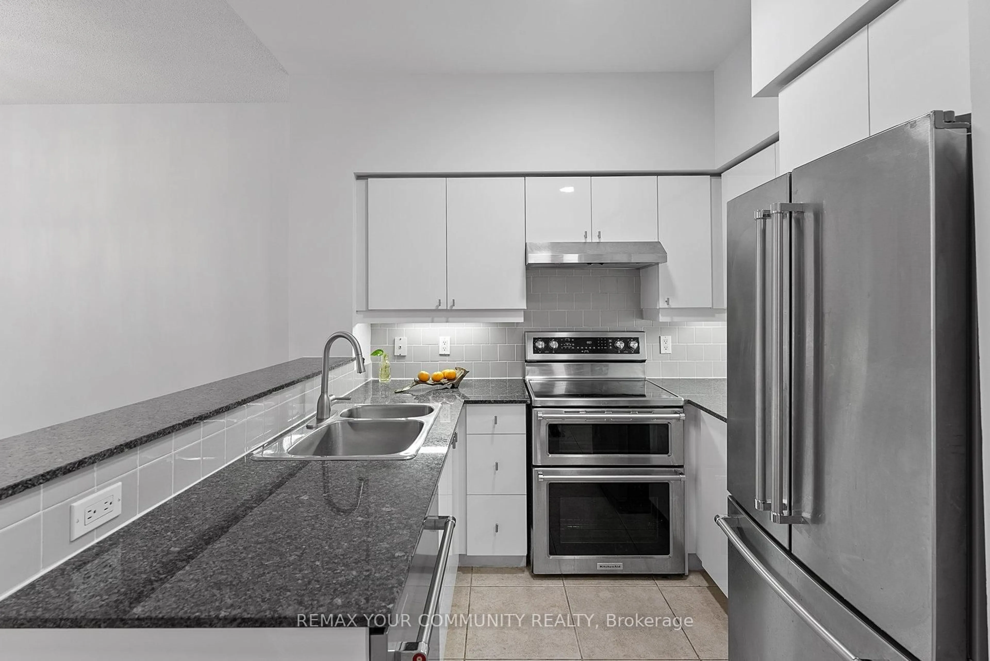 Standard kitchen, ceramic/tile floor for 451 Rosewell Ave #105, Toronto Ontario M4R 2H8