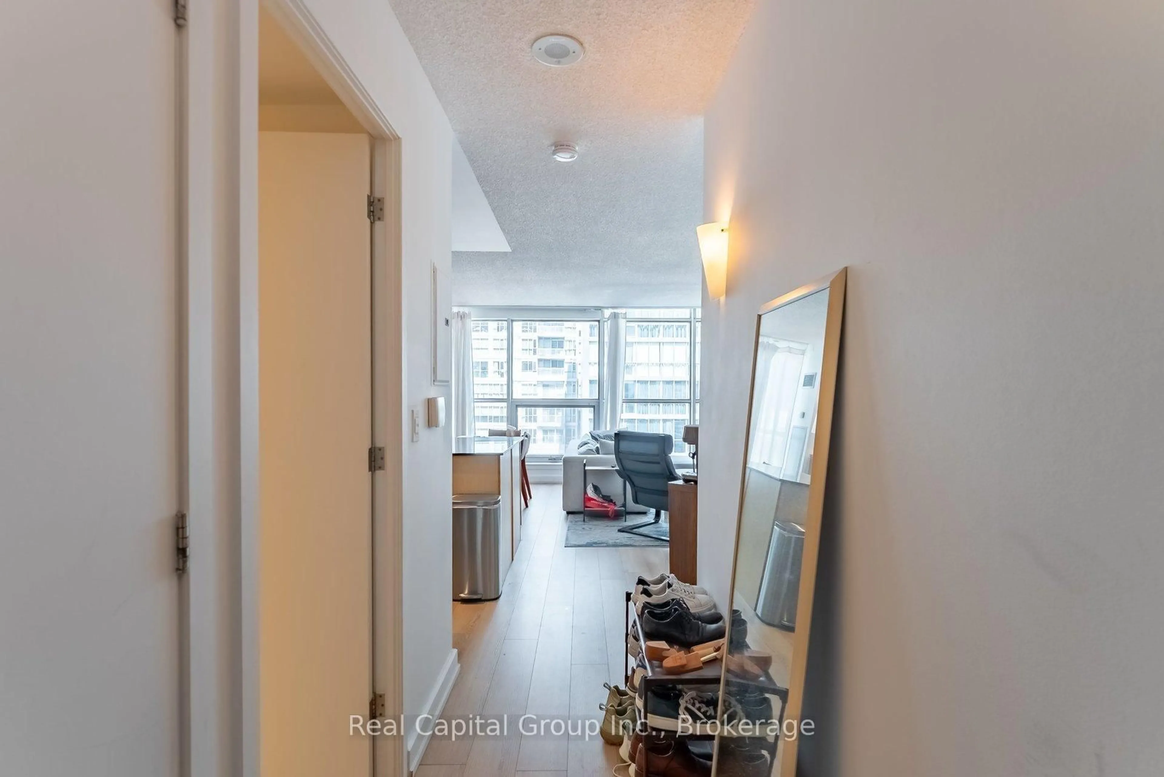 Unknown for 36 Blue Jays Way #726, Toronto Ontario M5V 3T3