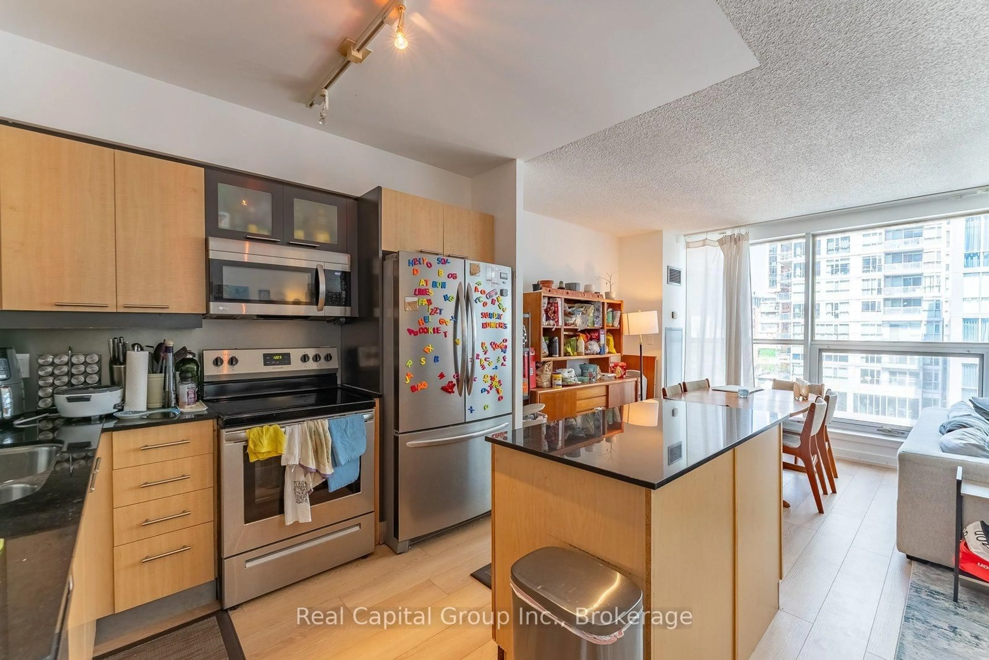 Unknown for 36 Blue Jays Way #726, Toronto Ontario M5V 3T3