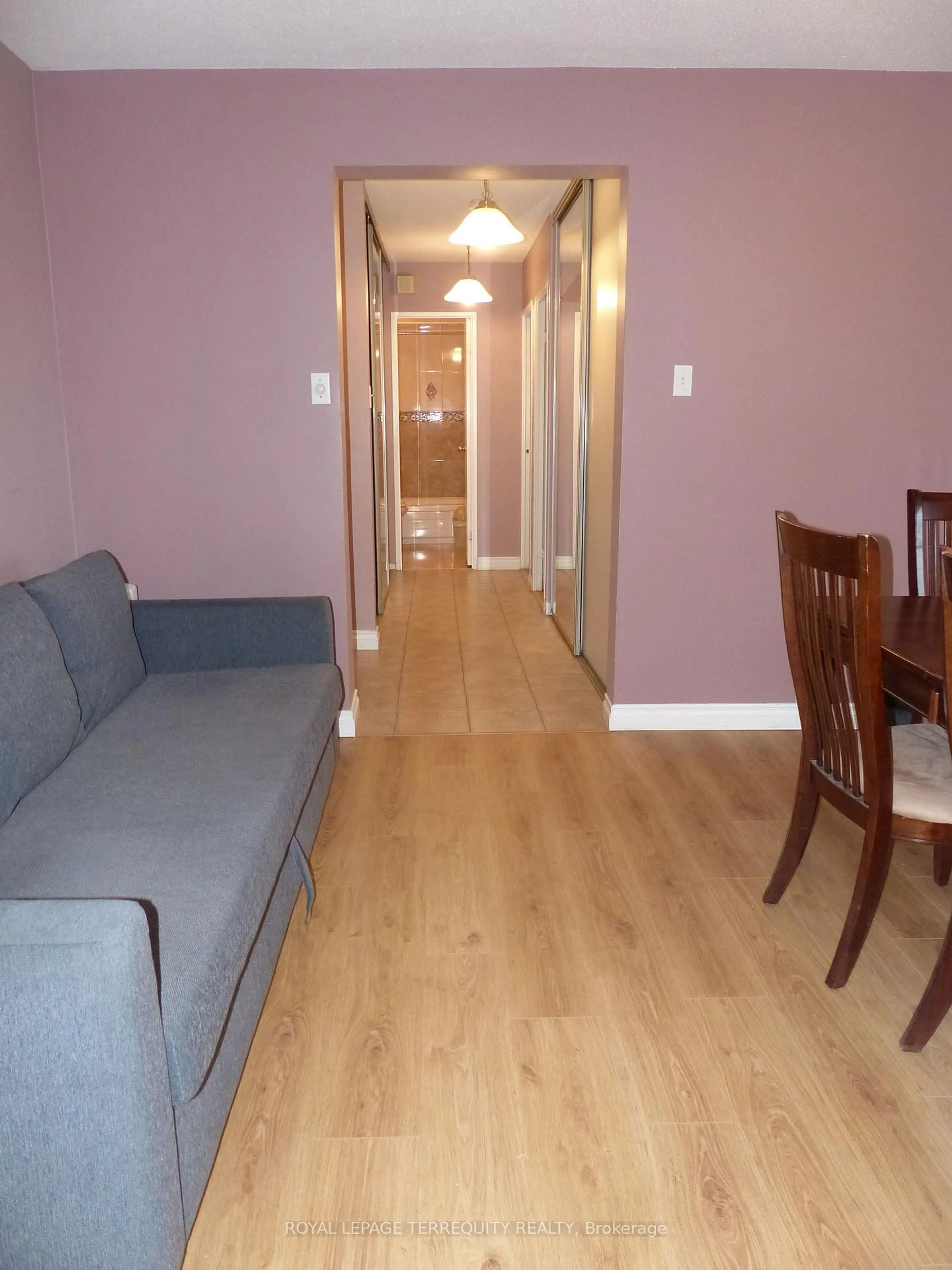 A pic of a room for 177 Linus Rd #906, Toronto Ontario M2J 4S5