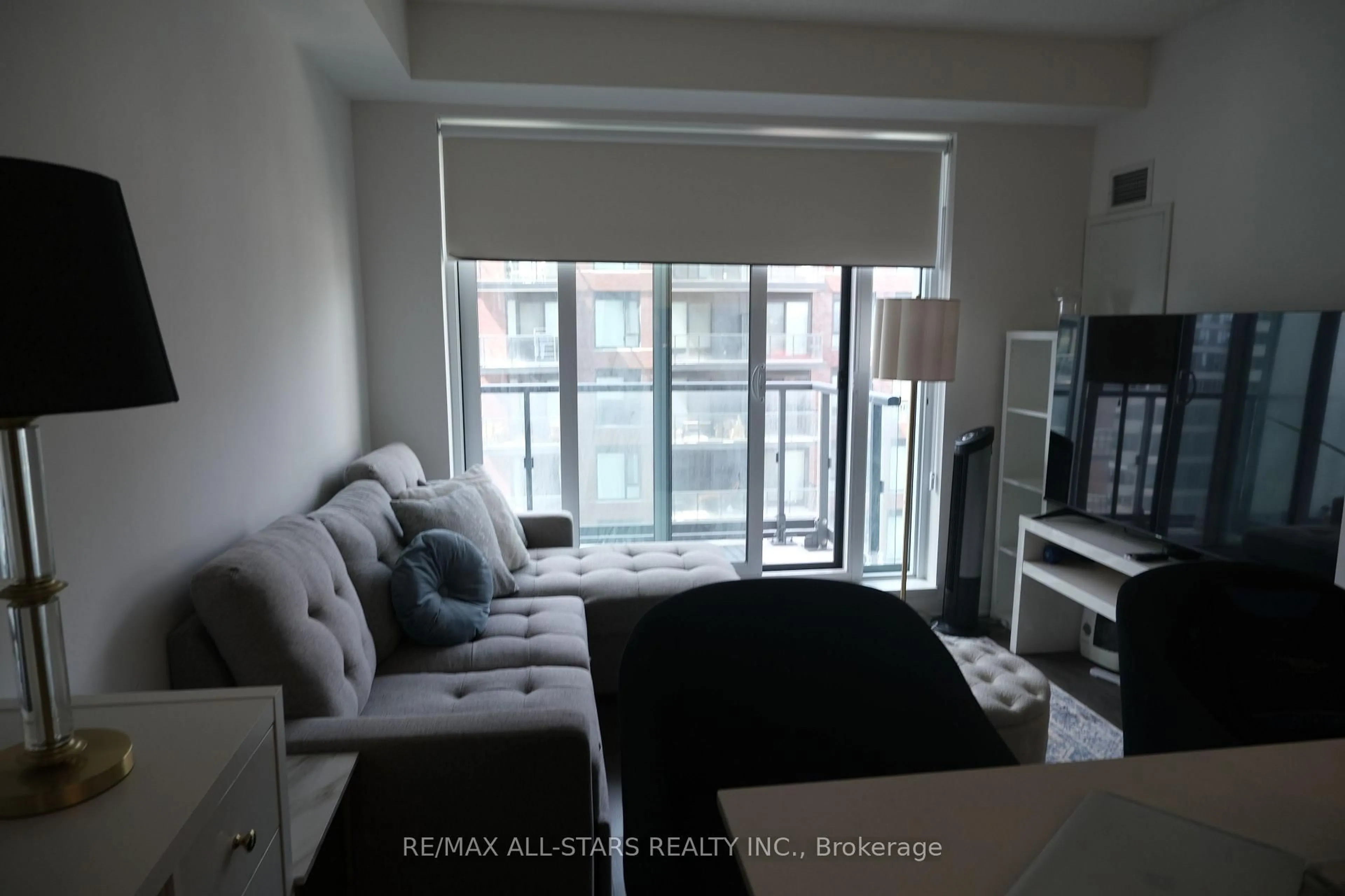 Living room with furniture, unknown for 130 River St #1007, Toronto Ontario L6L 3B5