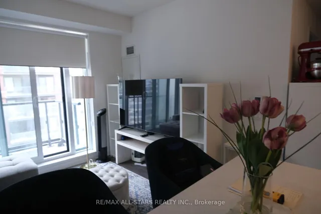 130 River St #1007, Toronto 4