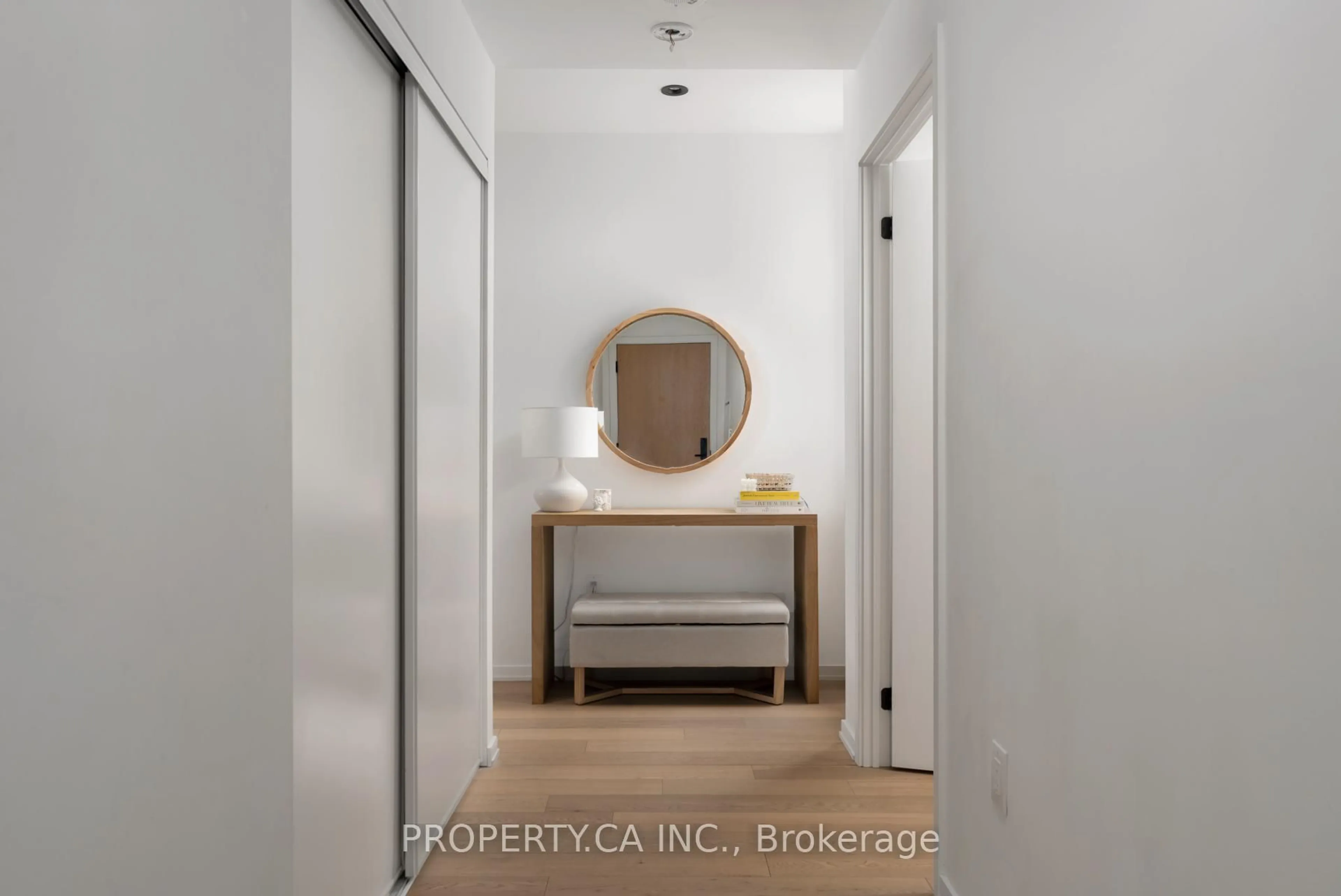 Indoor entryway for 41 Dovercourt Rd #302, Toronto Ontario M6J 0G6
