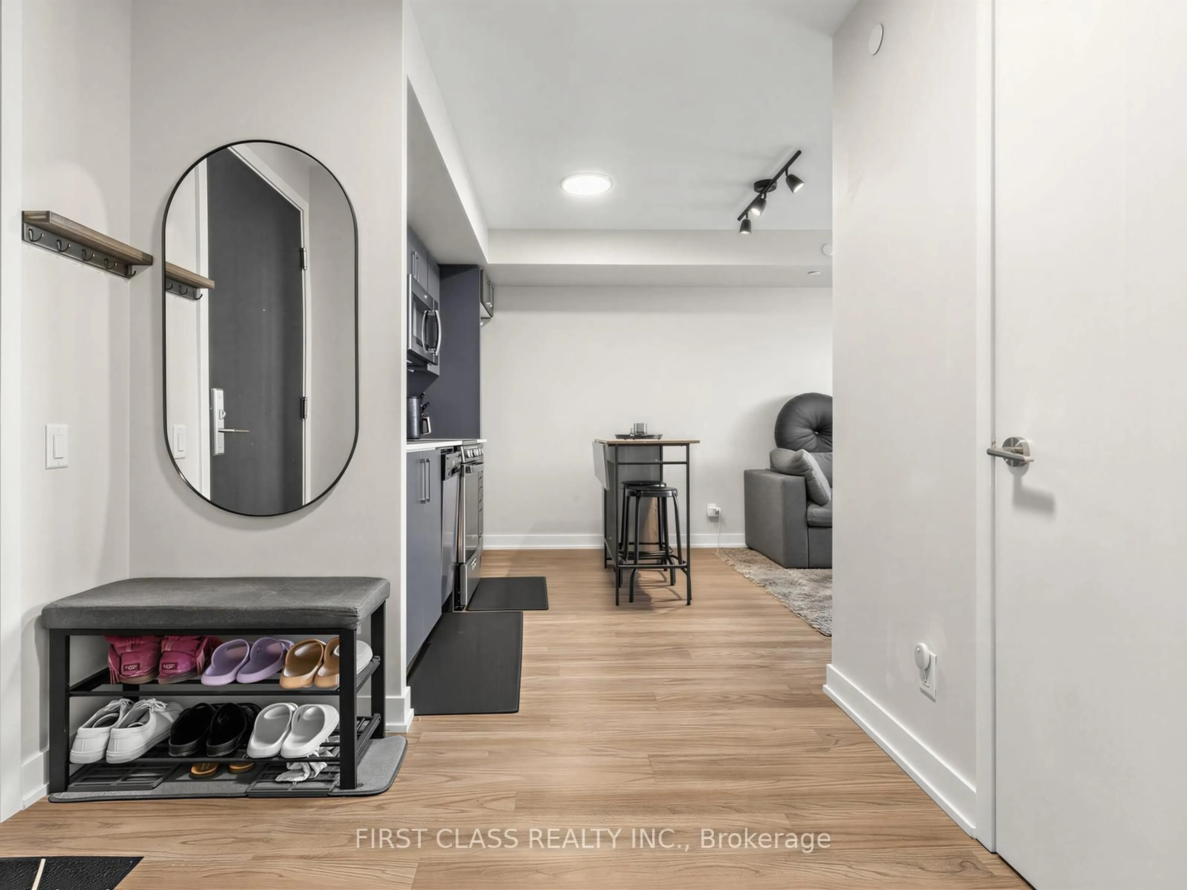 Indoor entryway for 38 Monte Kwinter Crt #616, Toronto Ontario M3H 0E2