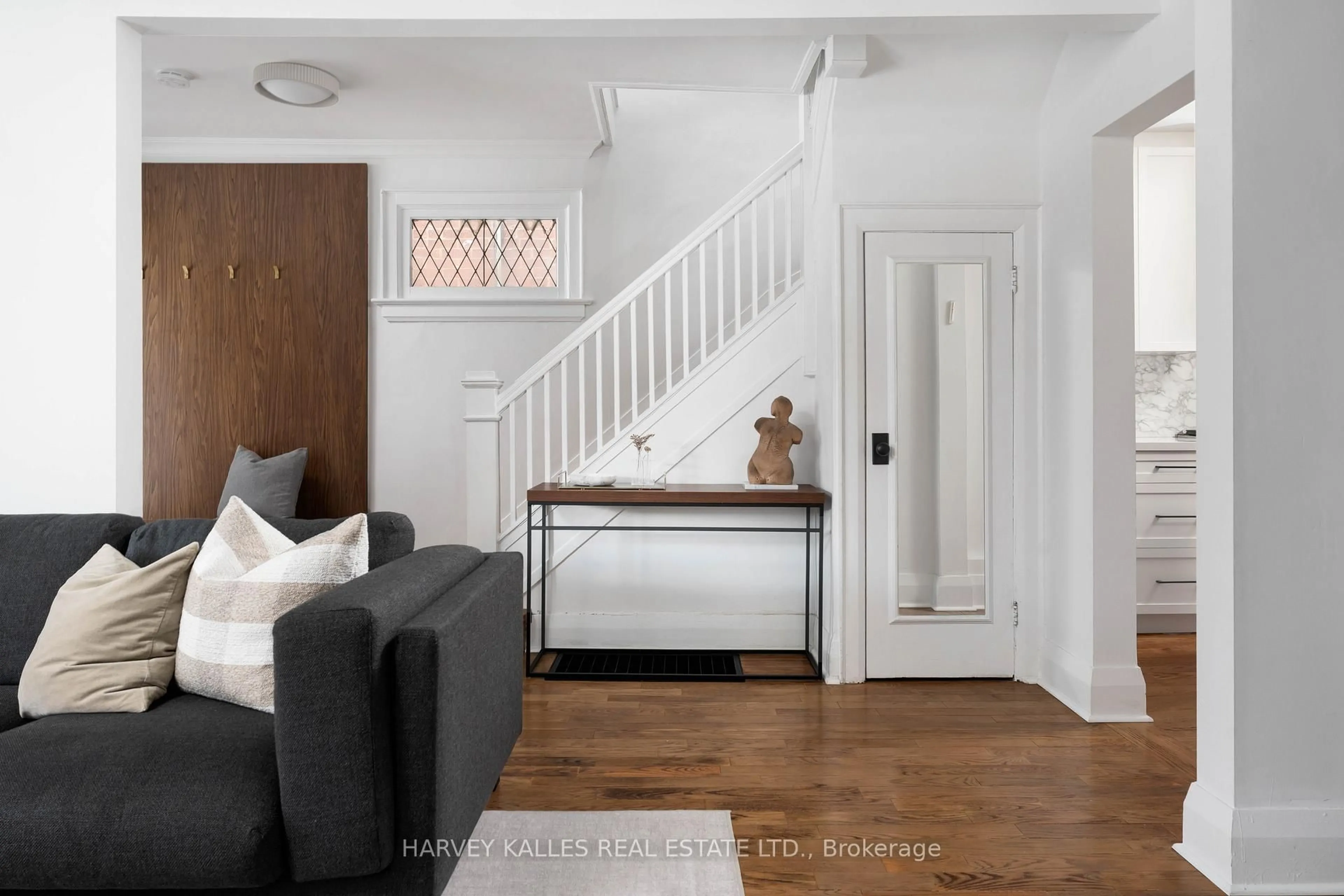 Indoor entryway for 97 Atlas Ave, Toronto Ontario M6C 3P2