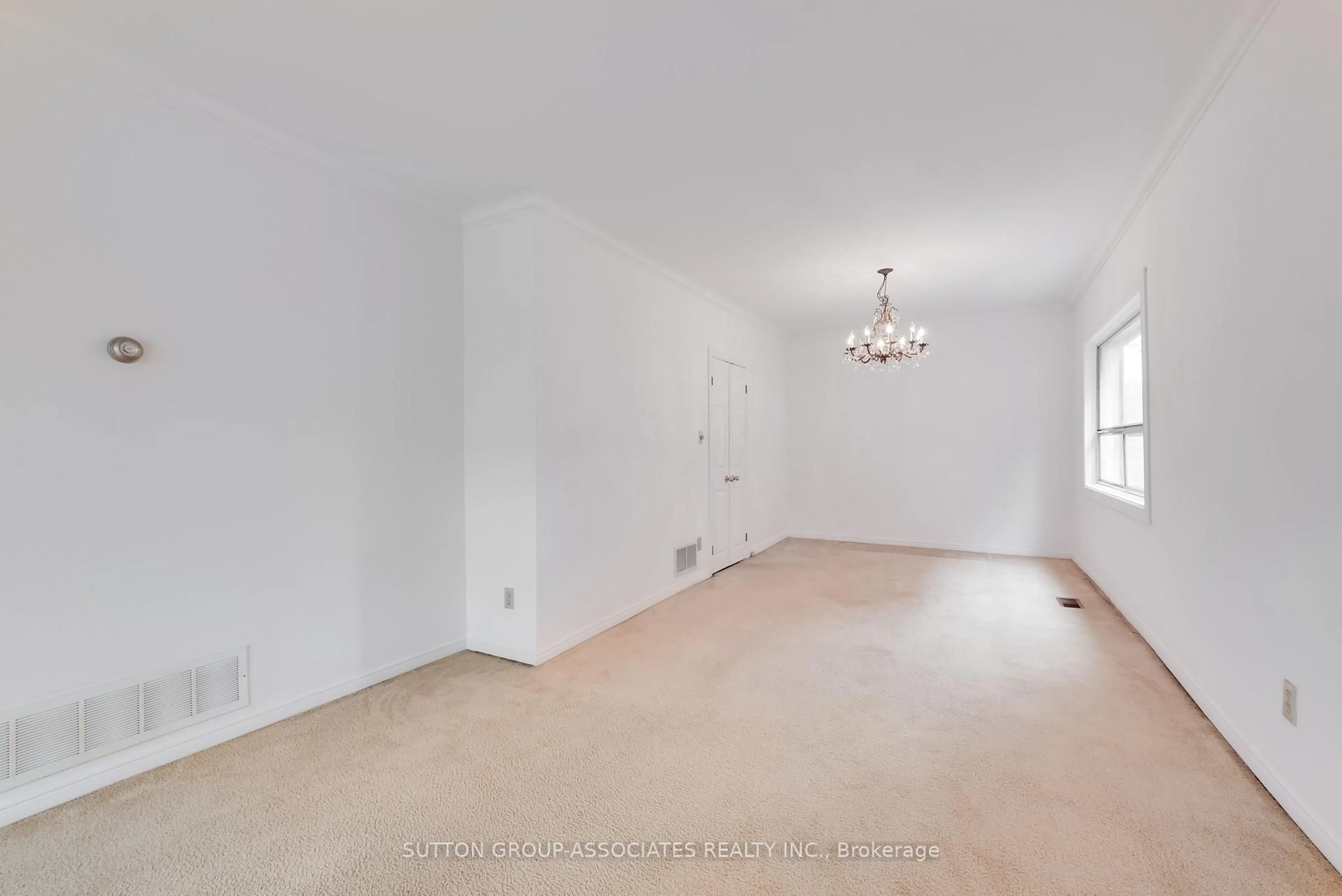 A pic of a room for 519 Rushton Rd, Toronto Ontario M6C 2Y6