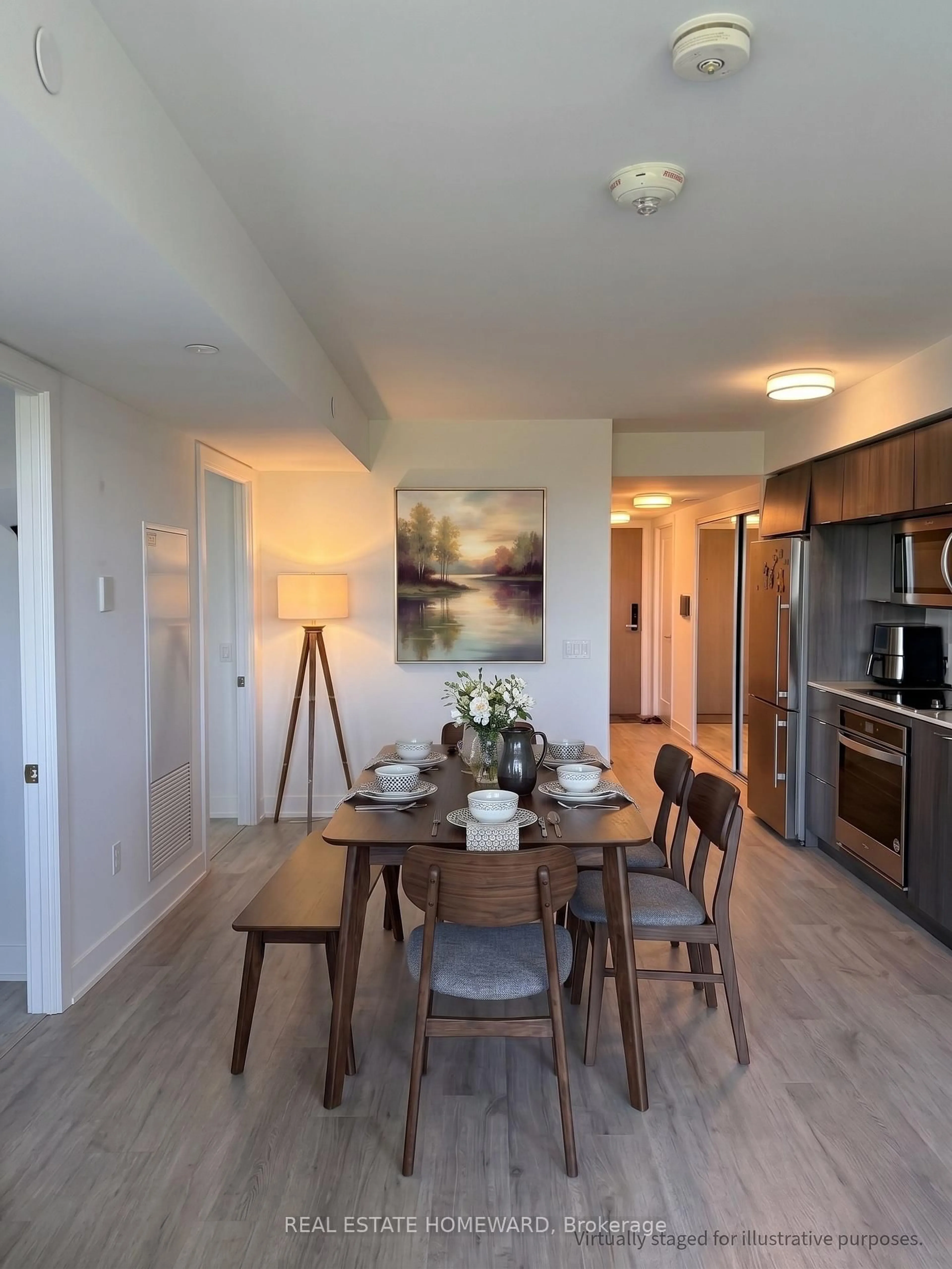 Dining room, wood/laminate floor for 585 BLOOR St #1118, Toronto Ontario M4W 0B3