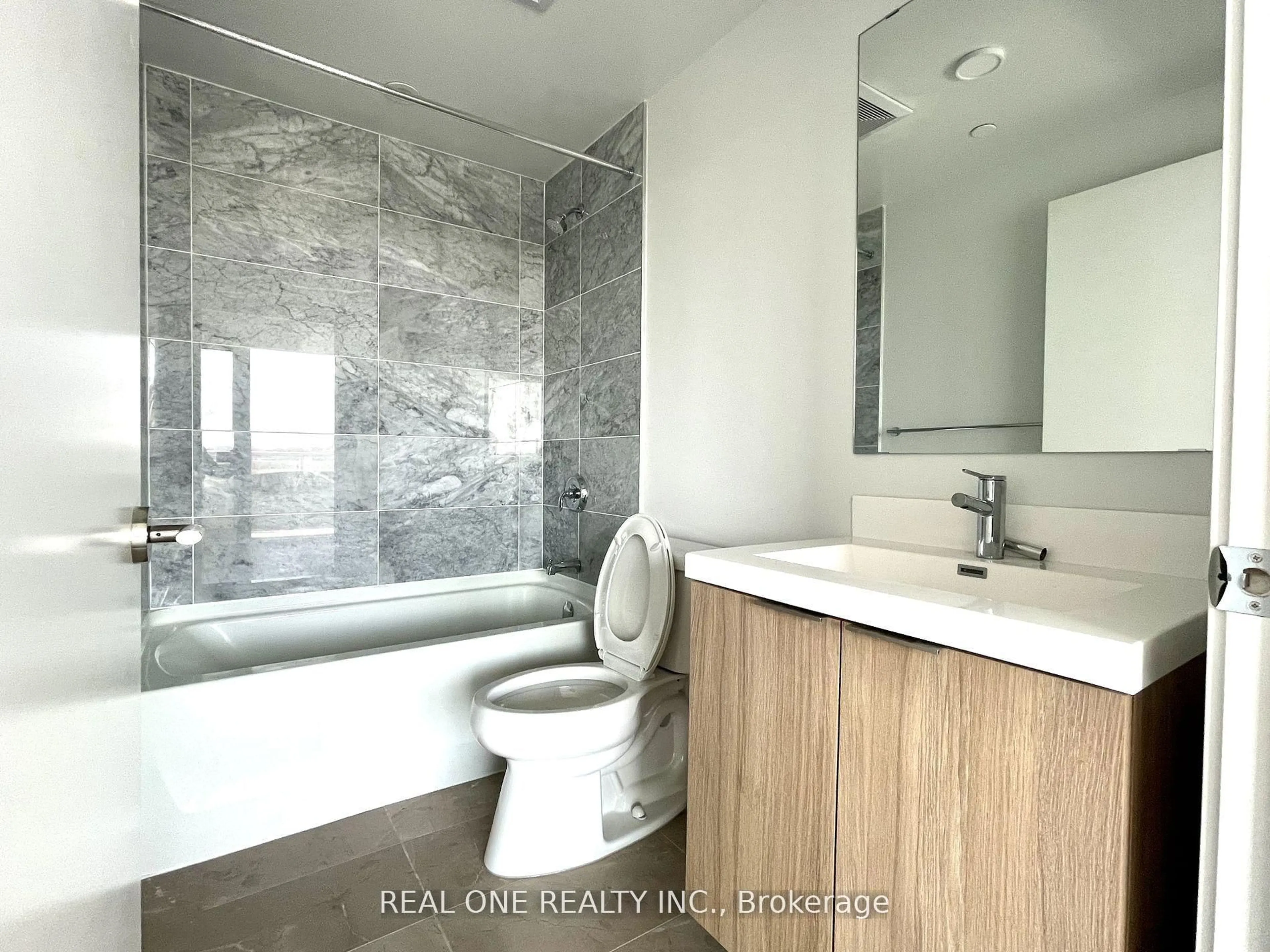 Contemporary bathroom, ceramic/tile floor for 50 O'Neill Rd #310, Toronto Ontario M3C 0R2