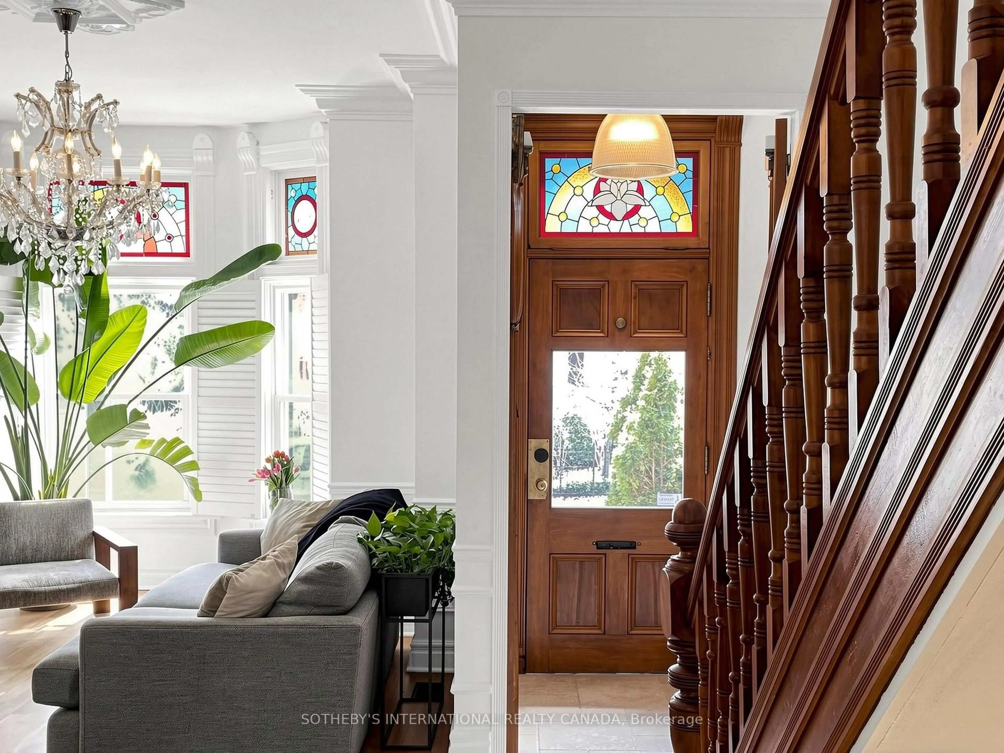 Indoor entryway for 328 Wellesley St, Toronto Ontario M4X 1H3