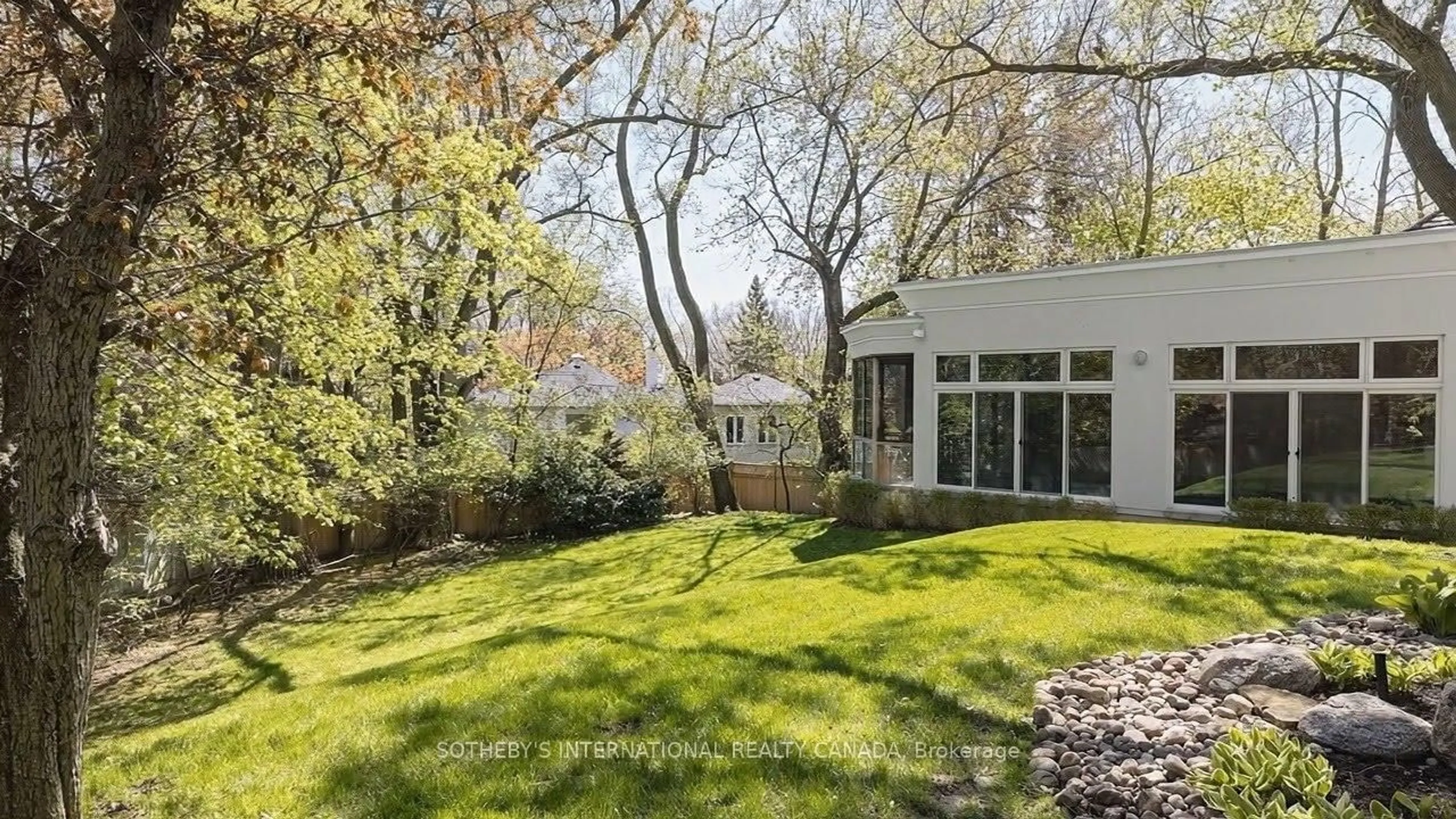 Patio, unknown for 39 Burton Rd, Toronto Ontario M5P 1V1