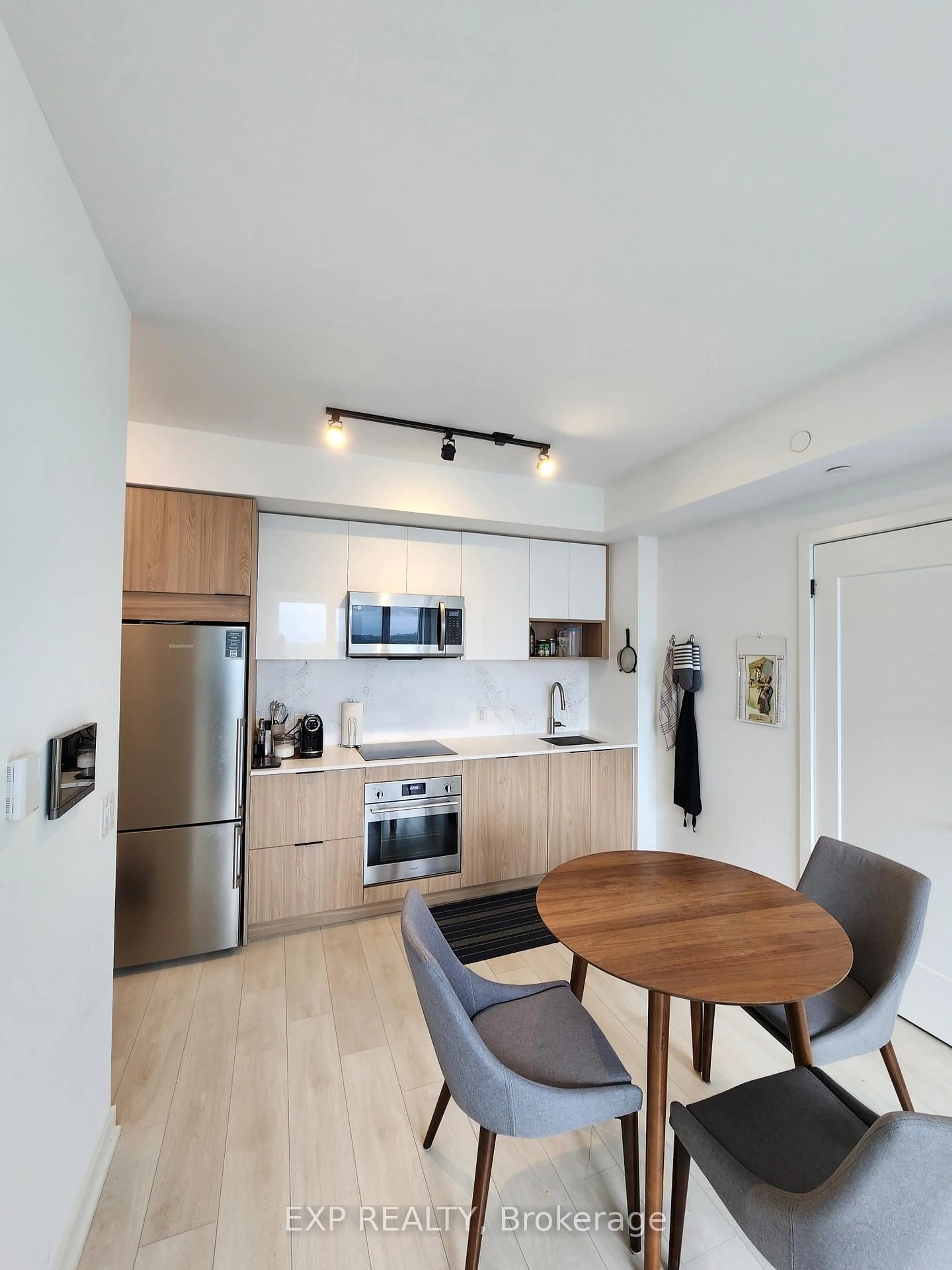 Unknown for 5 Defries St #3012, Toronto Ontario M5A 0W7