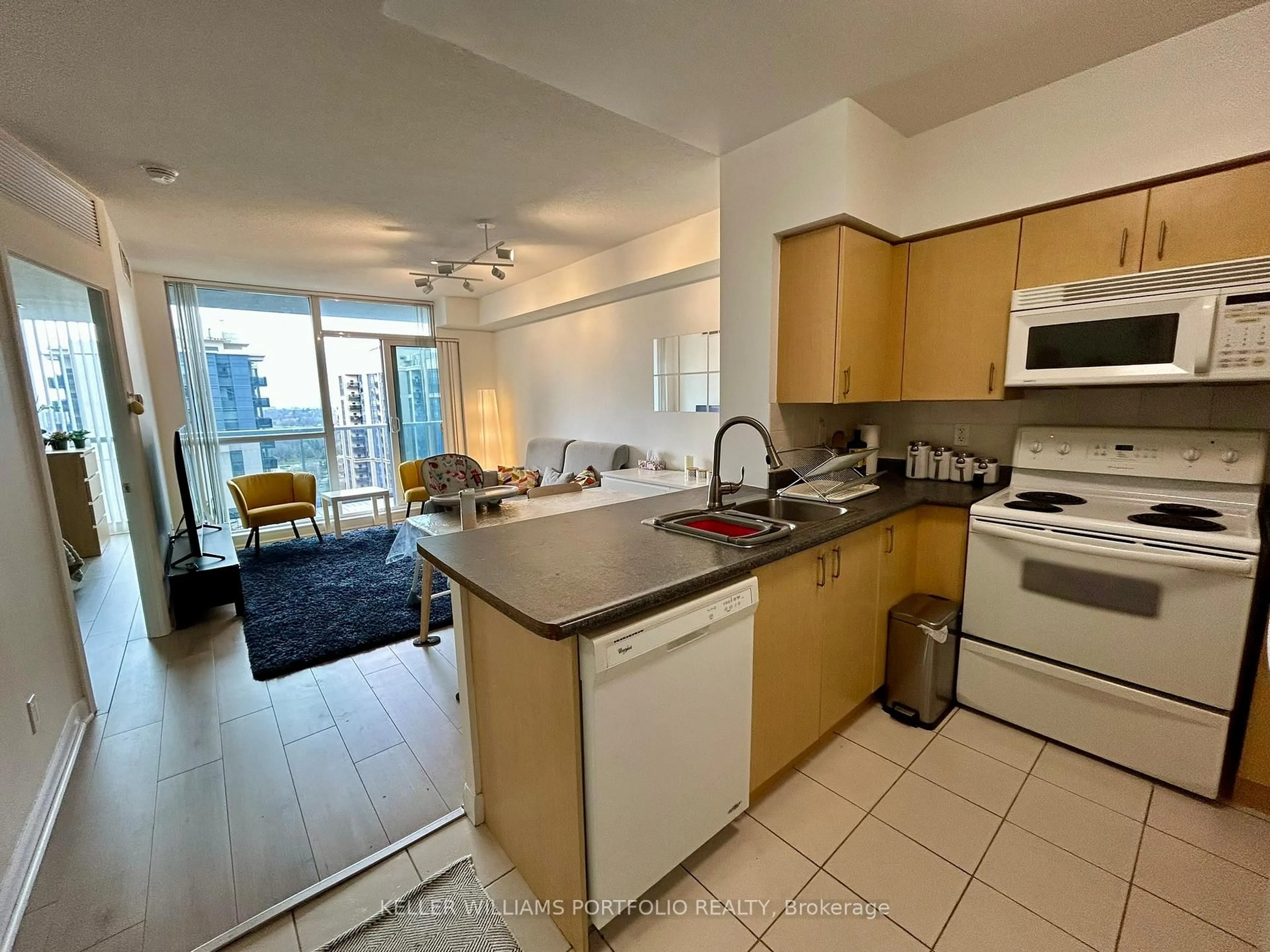 Standard kitchen, unknown for 4968 Yonge St #2801, Toronto Ontario M2N 7G9
