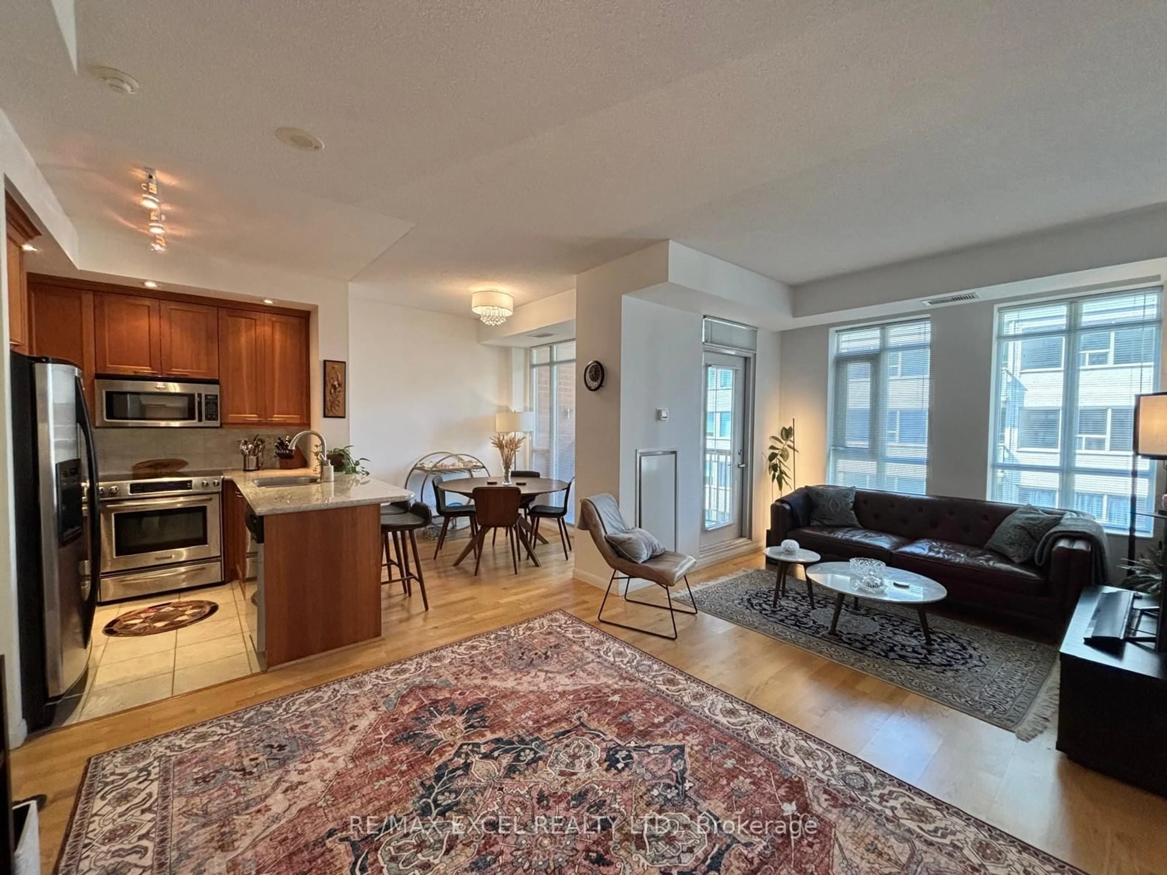 A pic of a room for 900 Mount Pleasant Rd #426, Toronto Ontario M4P 3J9