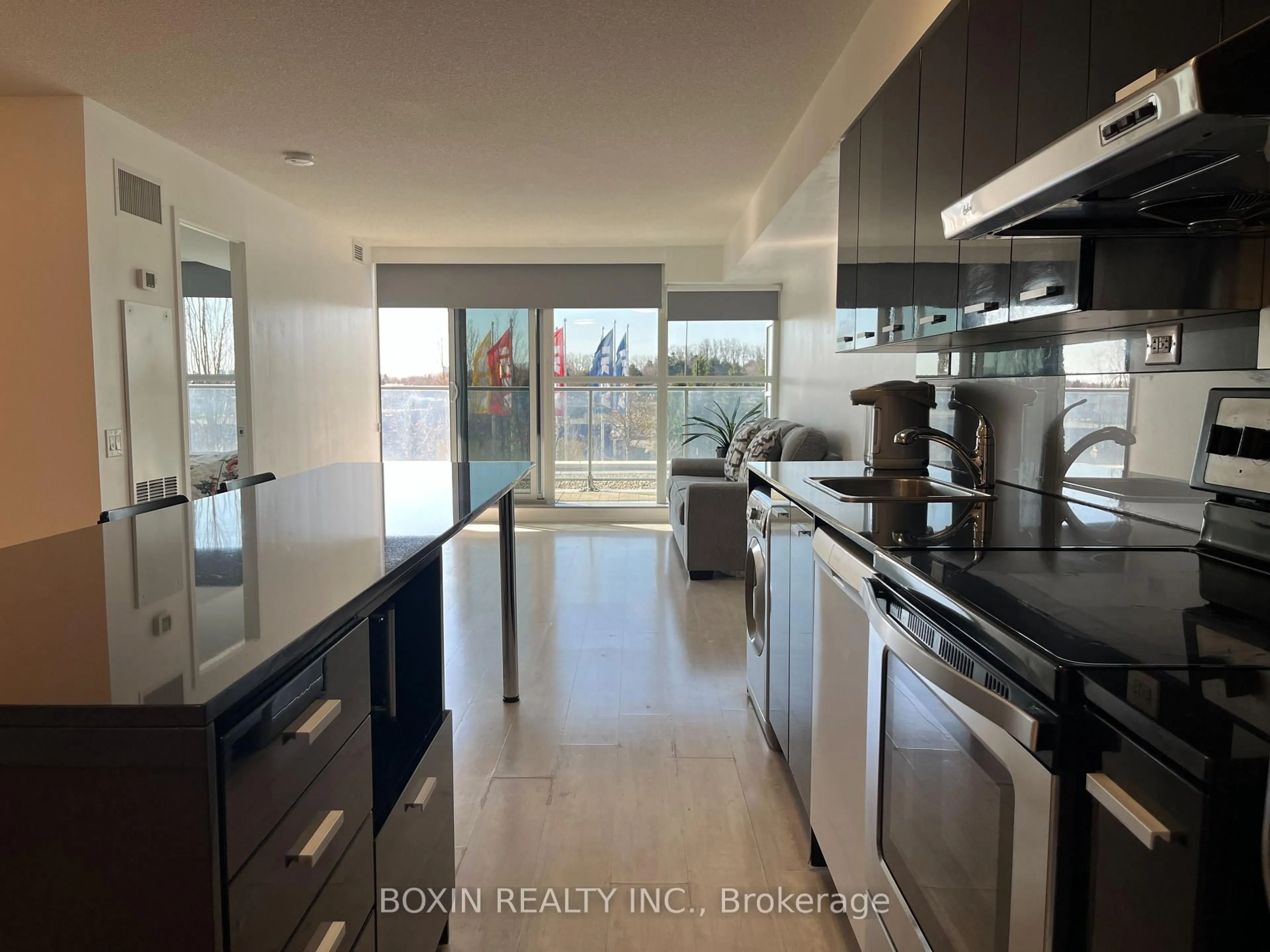 Open concept kitchen, ceramic/tile floor for 19 Singer Crt #207, Toronto Ontario M2K 0B2