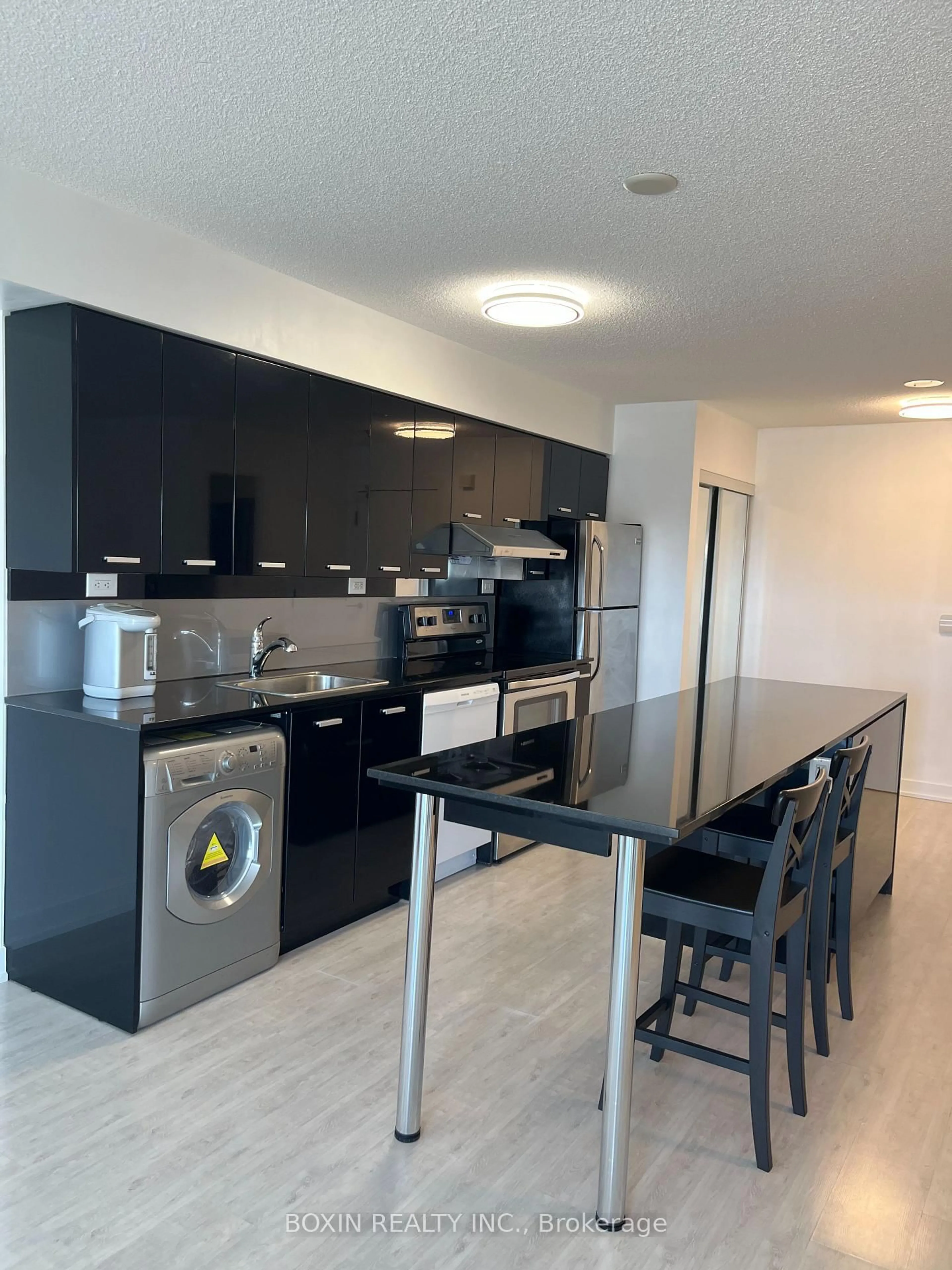 Unknown for 19 Singer Crt #207, Toronto Ontario M2K 0B2