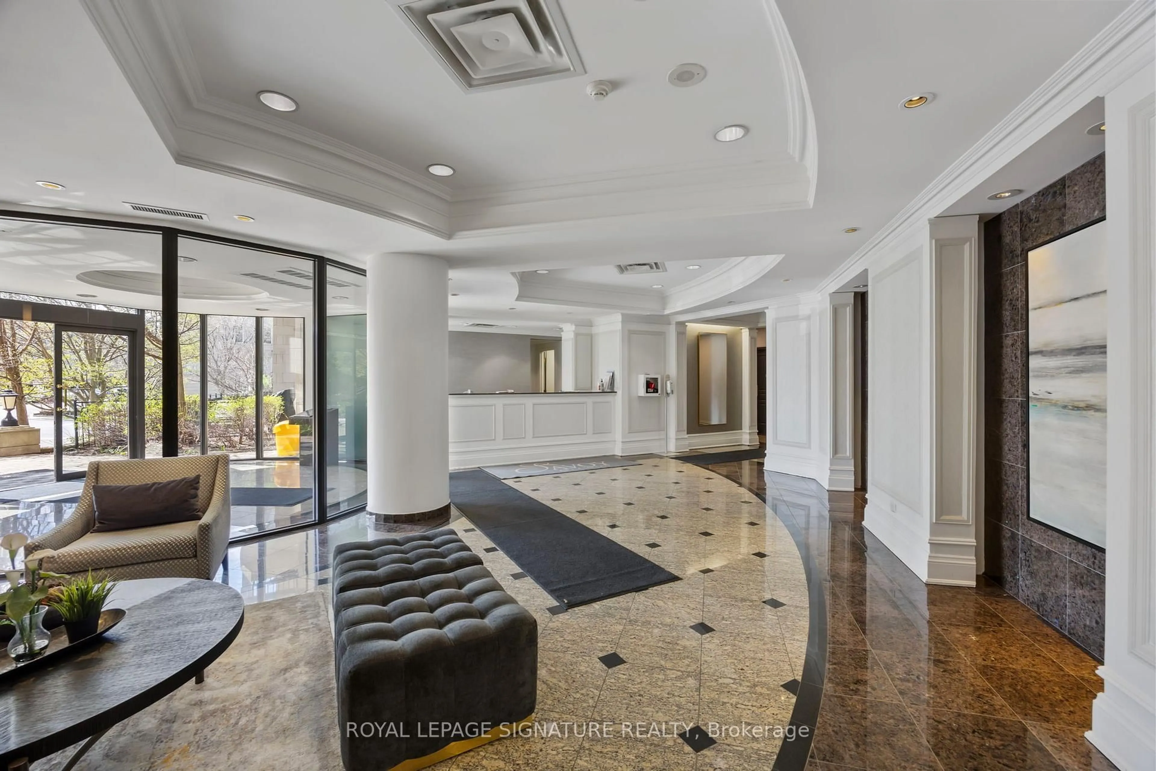 Indoor foyer for 16 Dallimore Circ #416, Toronto Ontario M3C 4C4