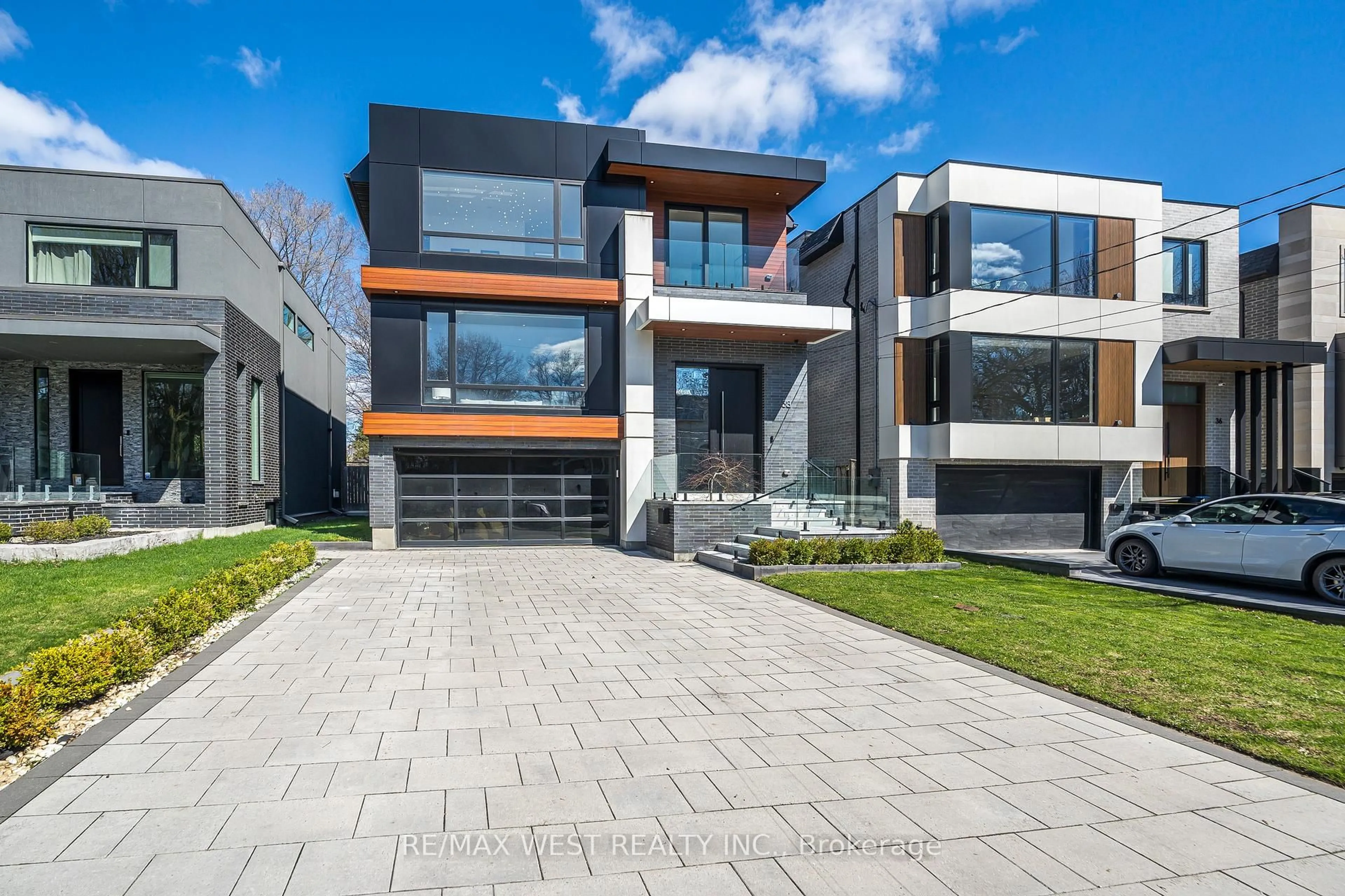 Home with brick exterior material, street for 38 Gwendolen Ave, Toronto Ontario M2N 1A2