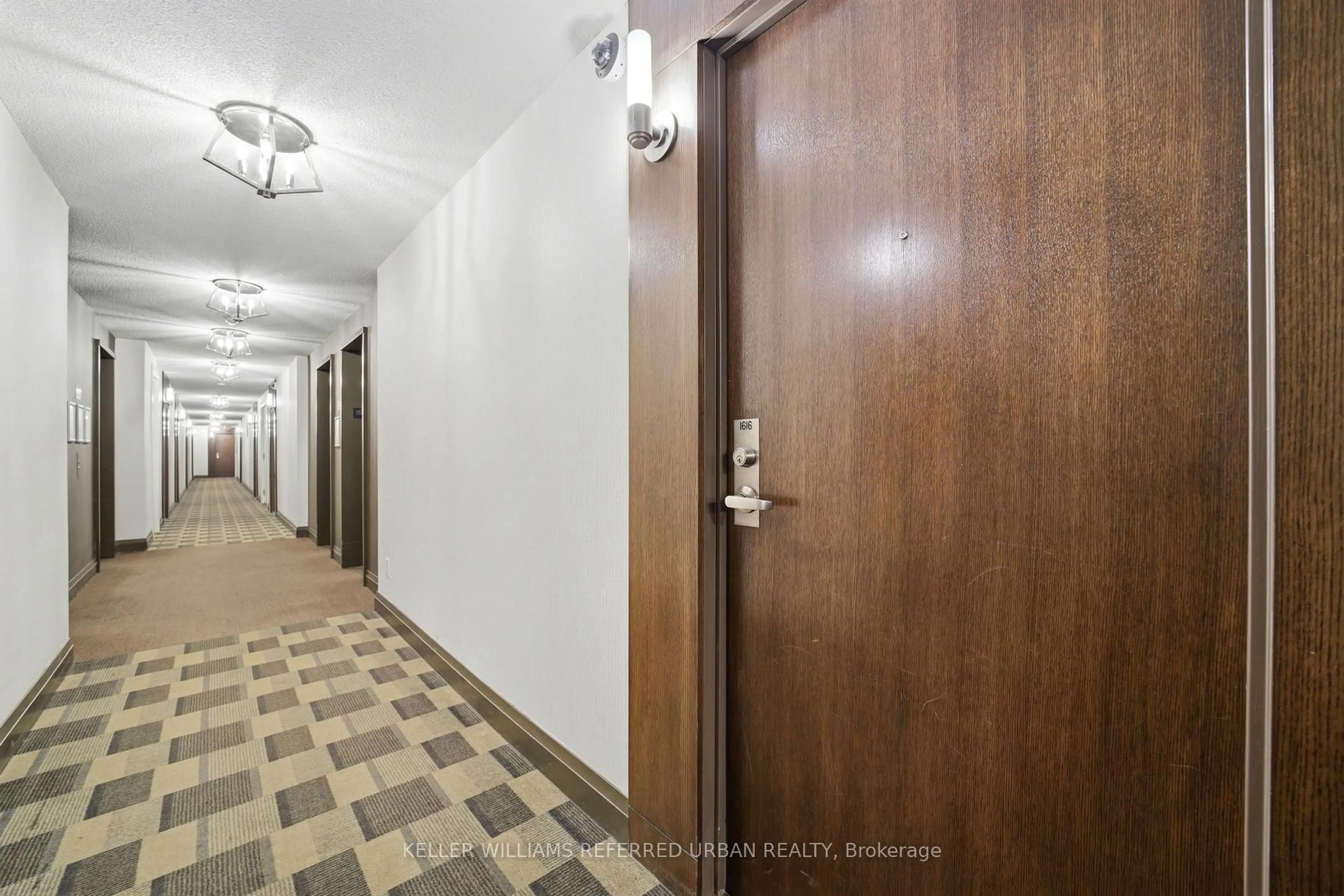 Indoor foyer for 35 Hollywood Ave #1616, Toronto Ontario M2N 0A9