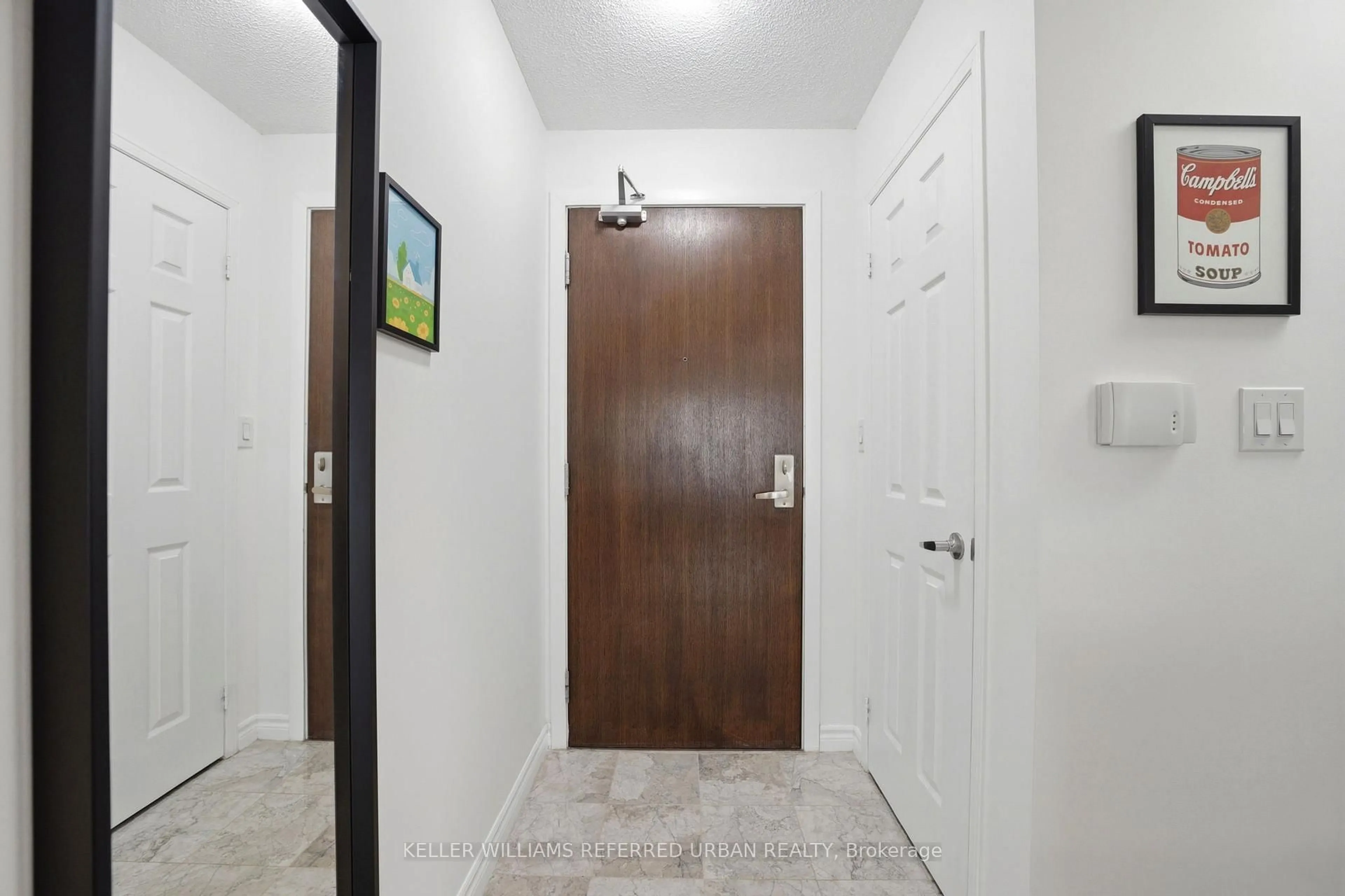Indoor foyer for 35 Hollywood Ave #1616, Toronto Ontario M2N 0A9