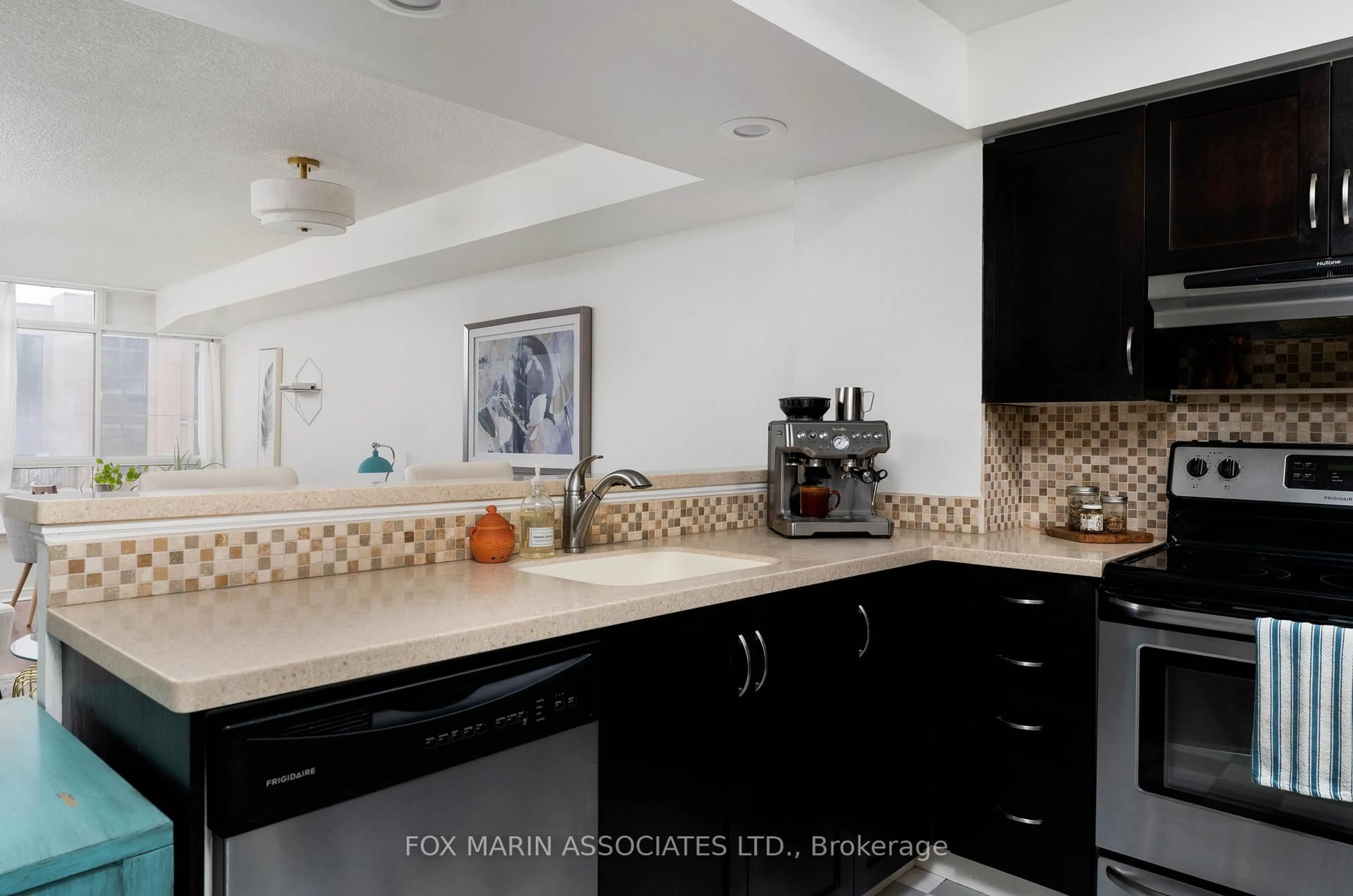 Unknown for 801 King St #815, Toronto Ontario M5V 3C9