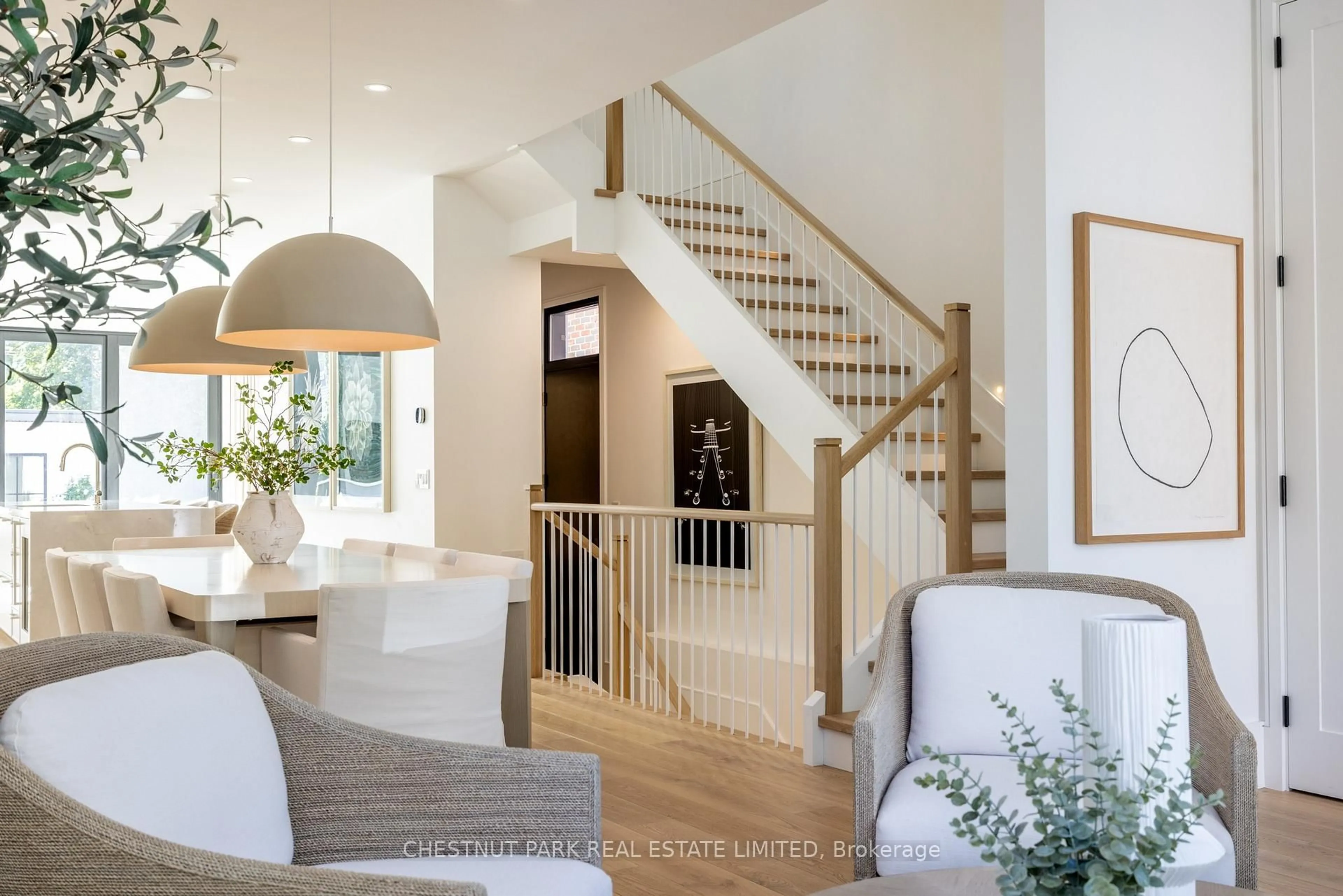 Indoor entryway for 229 Sheldrake Blvd, Toronto Ontario M4P 2B1