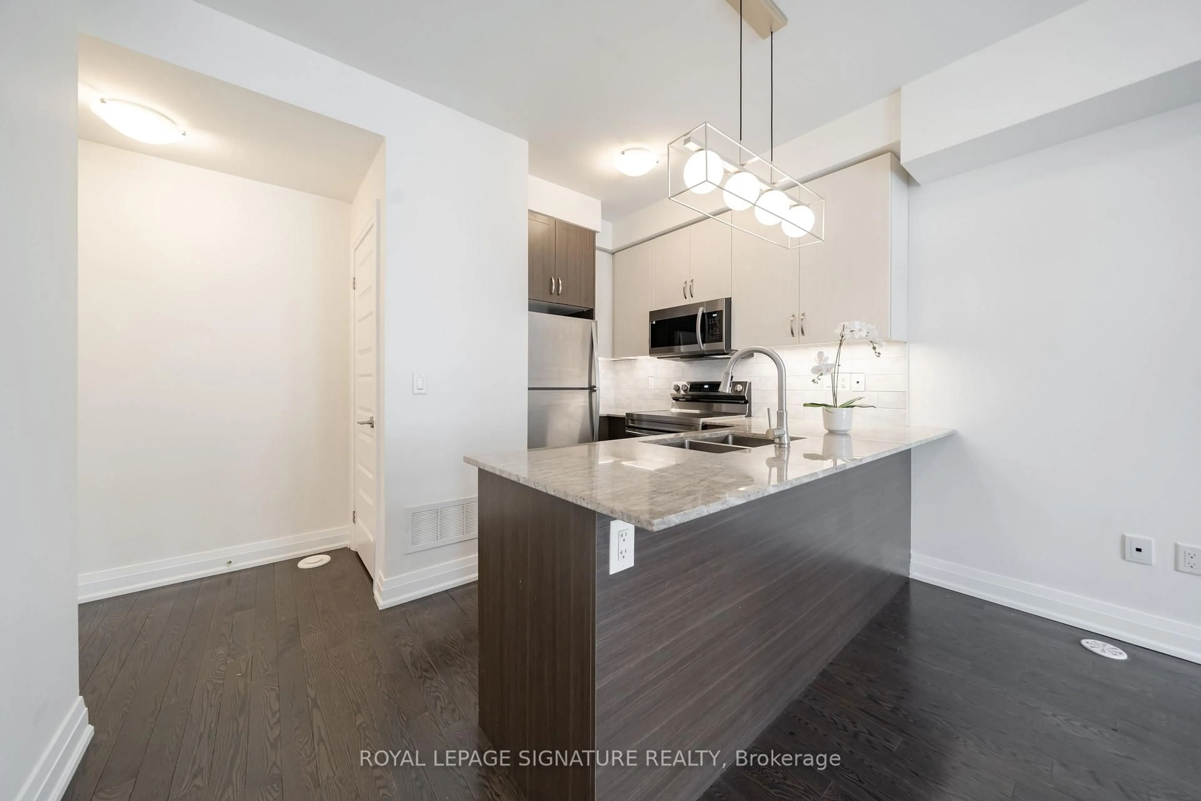 Open concept kitchen, unknown for 11 Eldora Ave #13, Toronto Ontario M2M 0B5