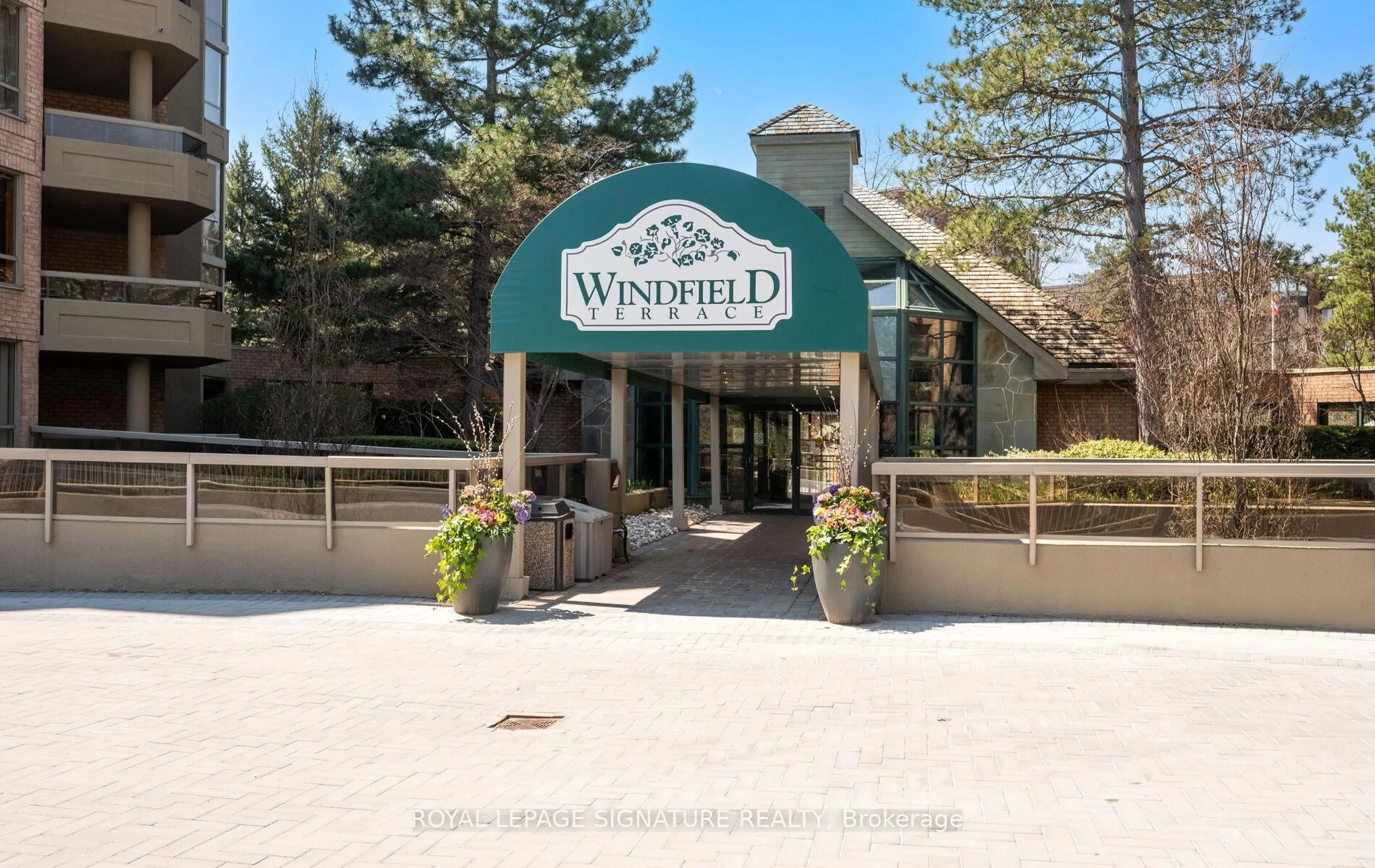 Lobby for 1210 Don Mills Rd #423, Toronto Ontario M3B 3N9