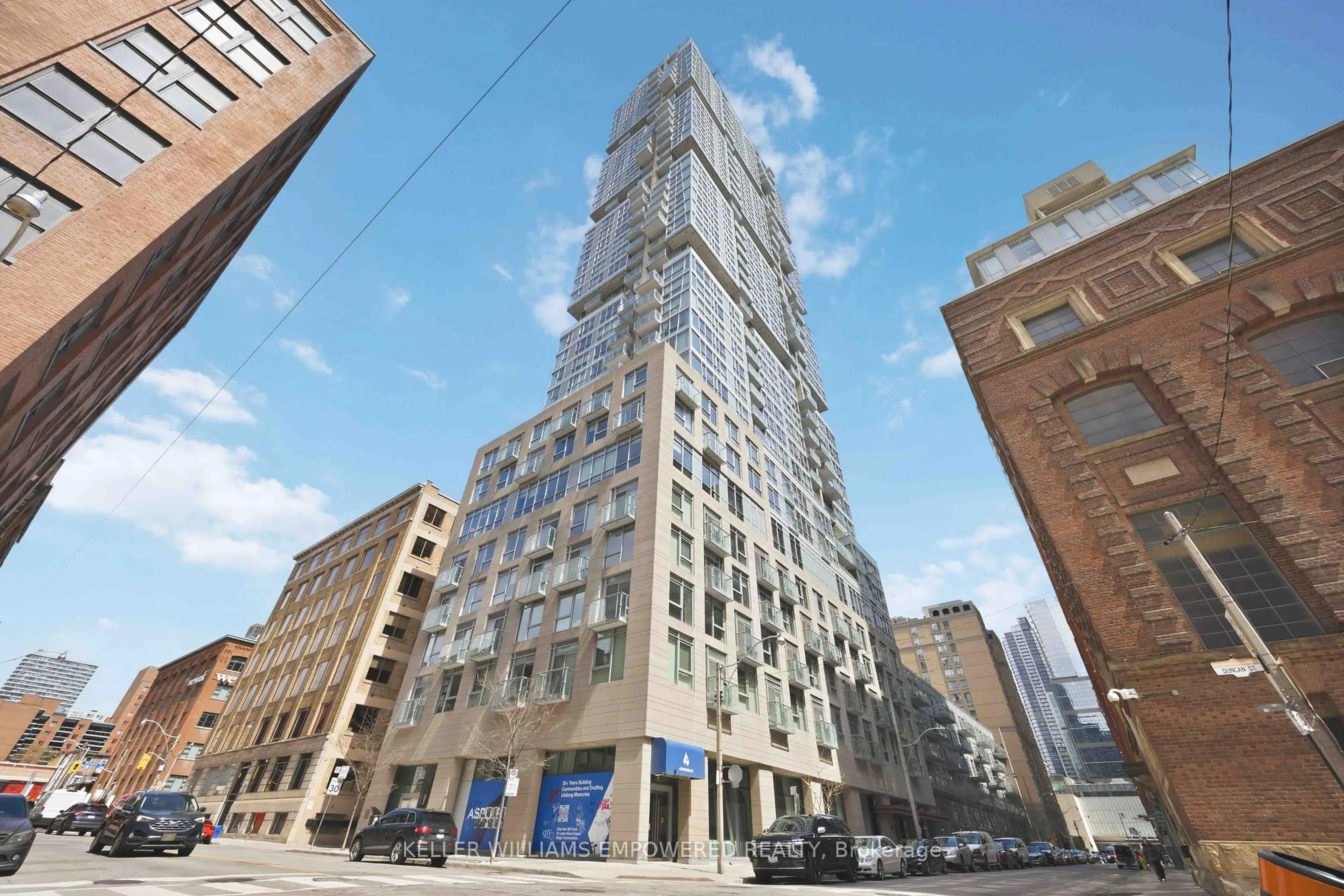 Indoor foyer for 30 Nelson St #314, Toronto Ontario M5V 0H5