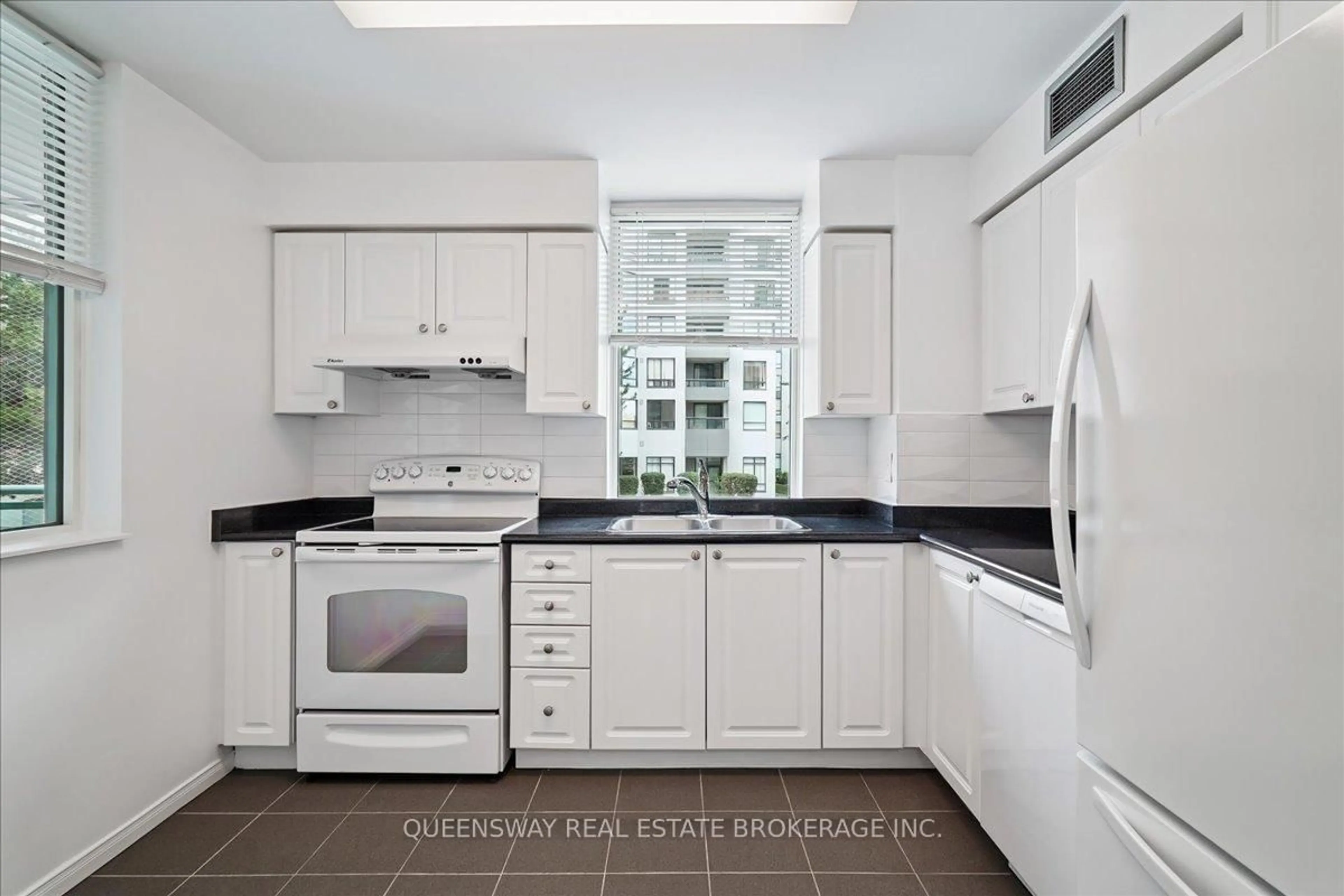 Standard kitchen, ceramic/tile floor for 28 Pemberton Ave #200, Toronto Ontario M2M 4L1
