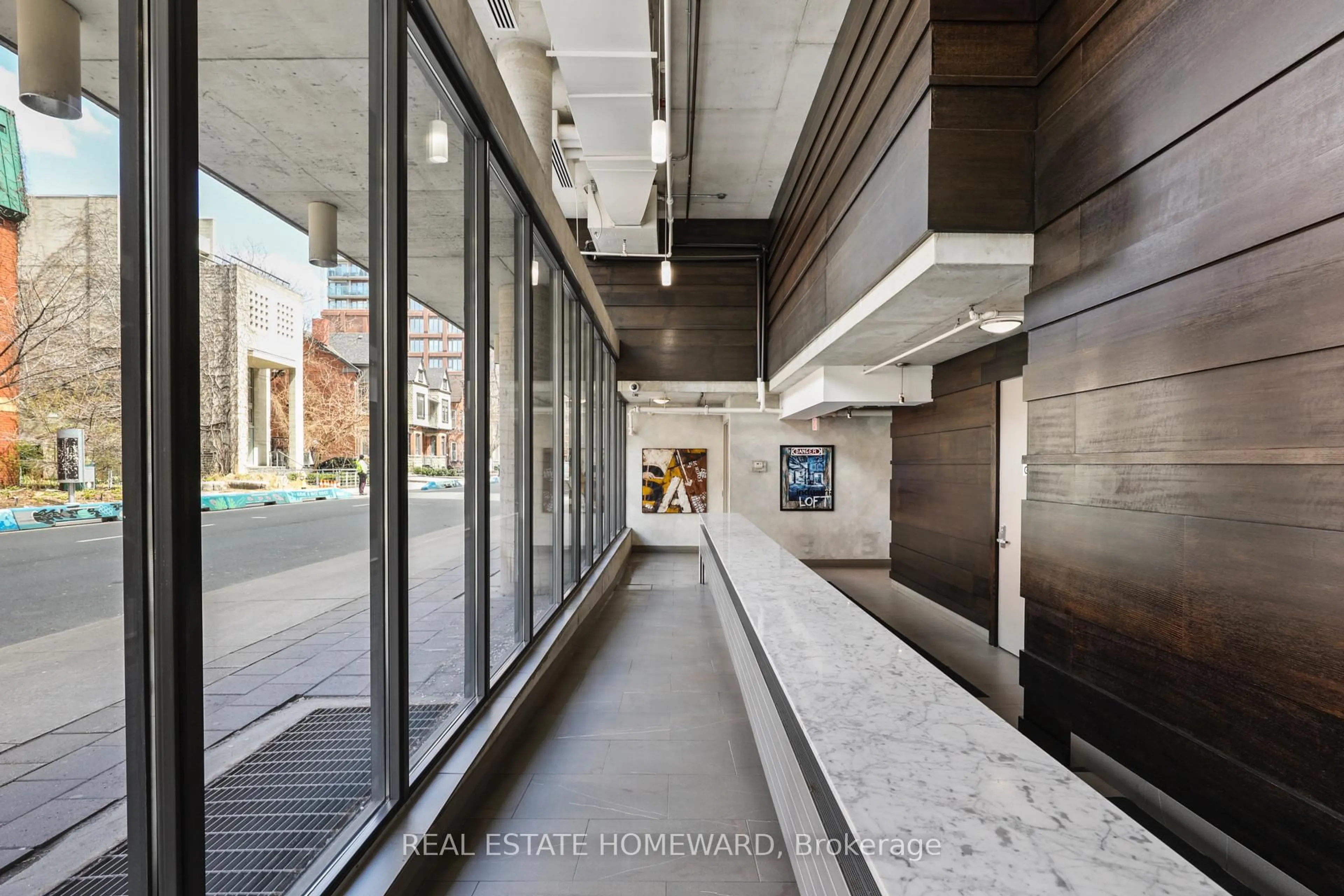 Indoor foyer for 533 Richmond St ## 704, Toronto Ontario M5V 3Y1