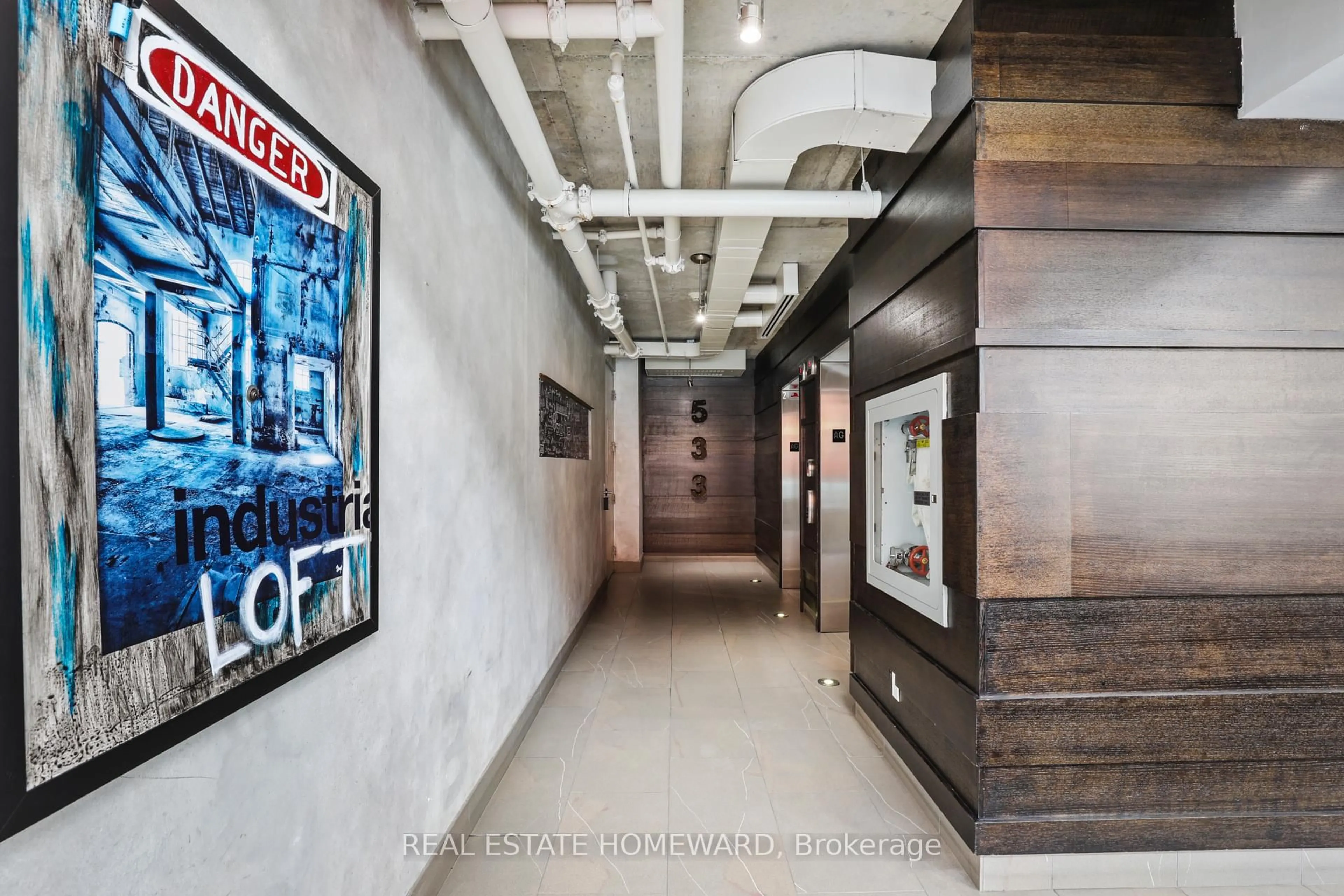 Indoor foyer for 533 Richmond St ## 704, Toronto Ontario M5V 3Y1