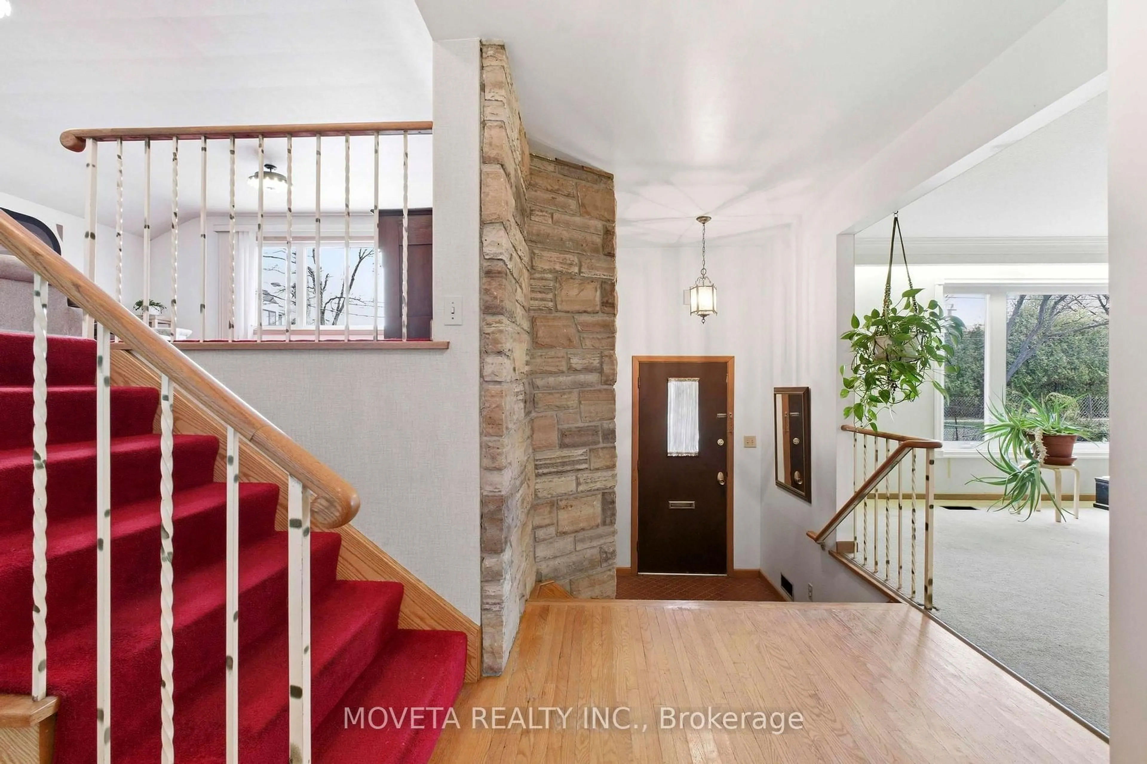 Indoor foyer for 24 Cactus Ave, Toronto Ontario M2R 2T7