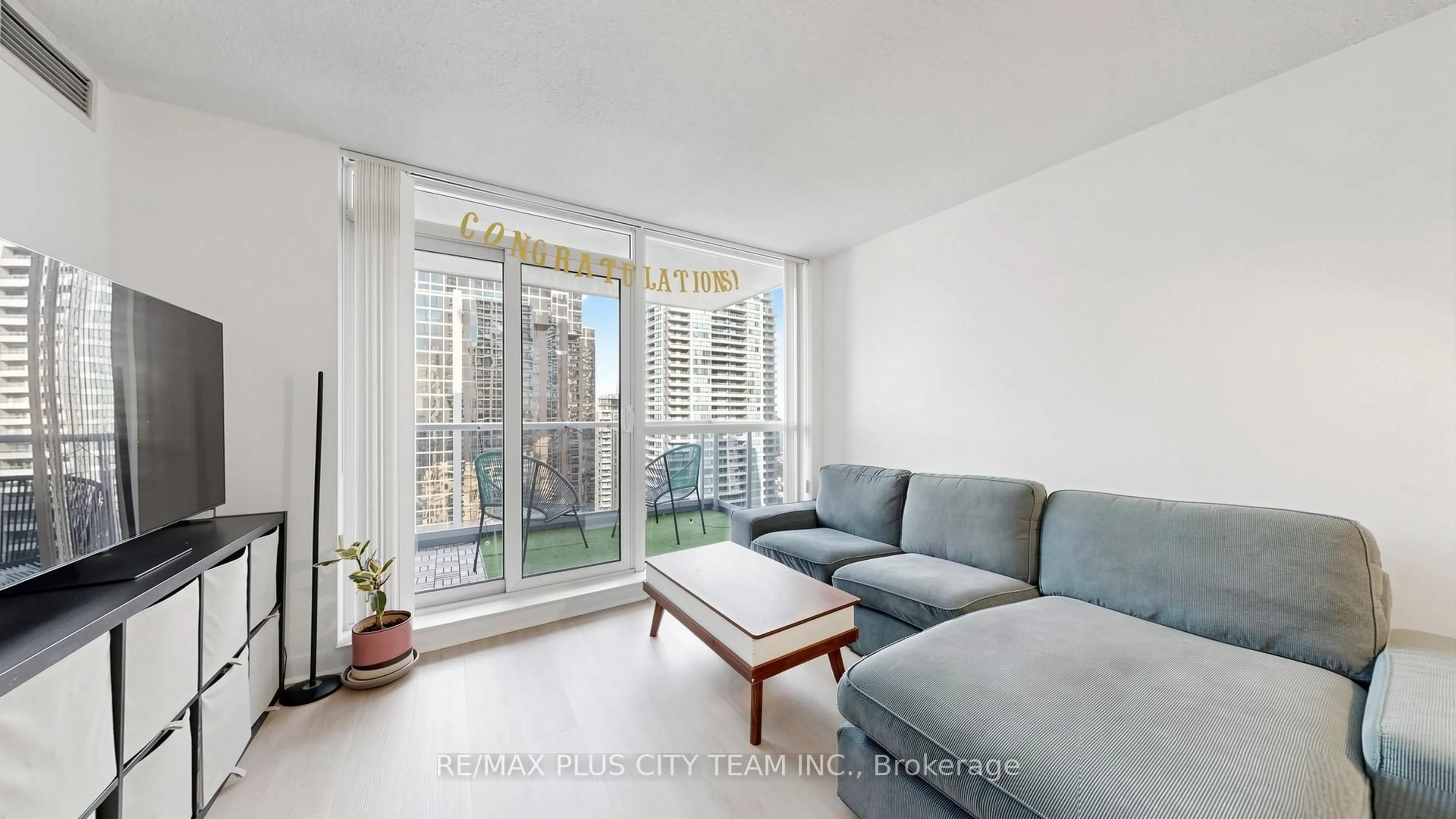 Living room with furniture, unknown for 4978 Yonge St #2212, Toronto Ontario M2N 7G8