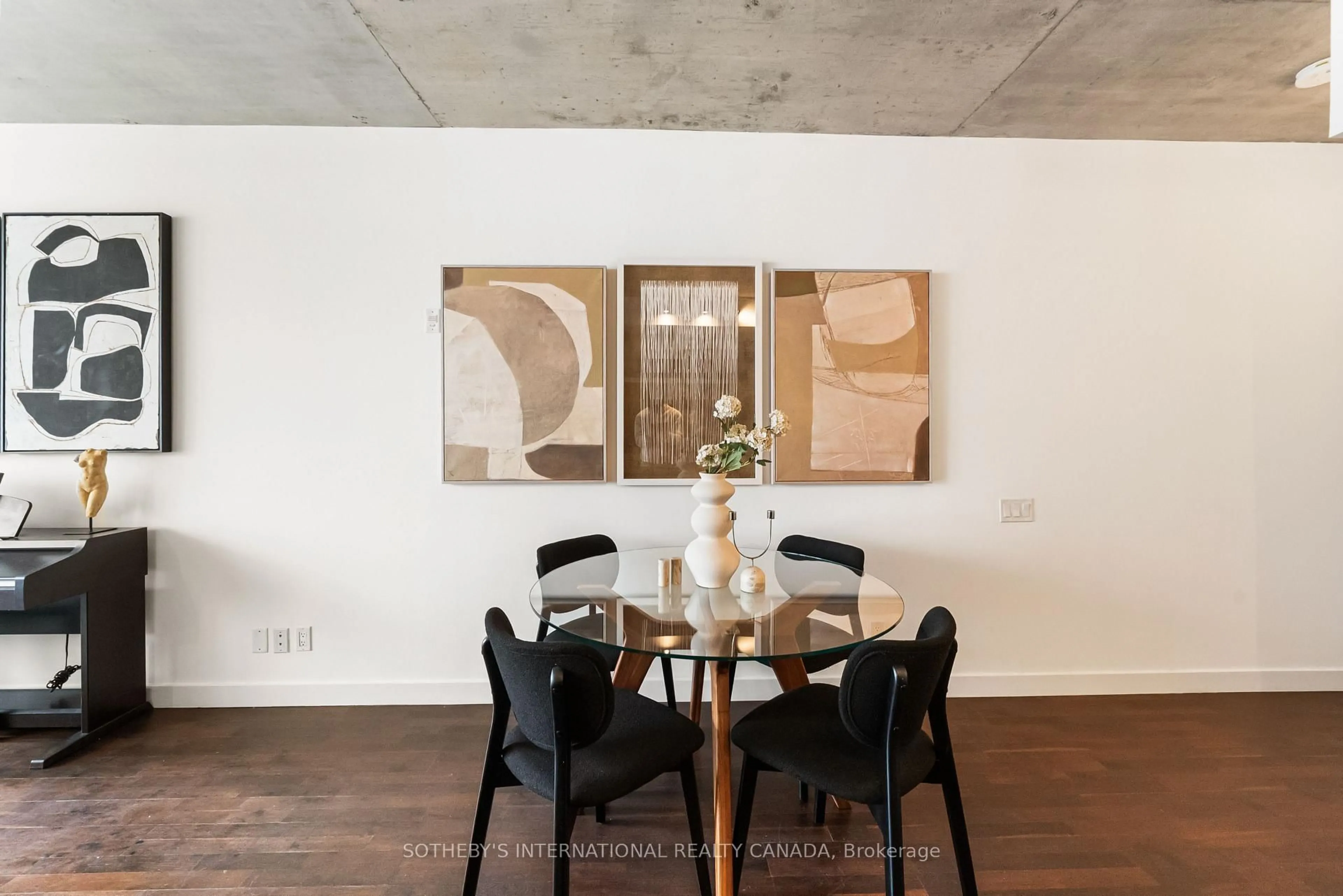 Dining room, unknown for 75 Portland St #302, Toronto Ontario M5V 2M9