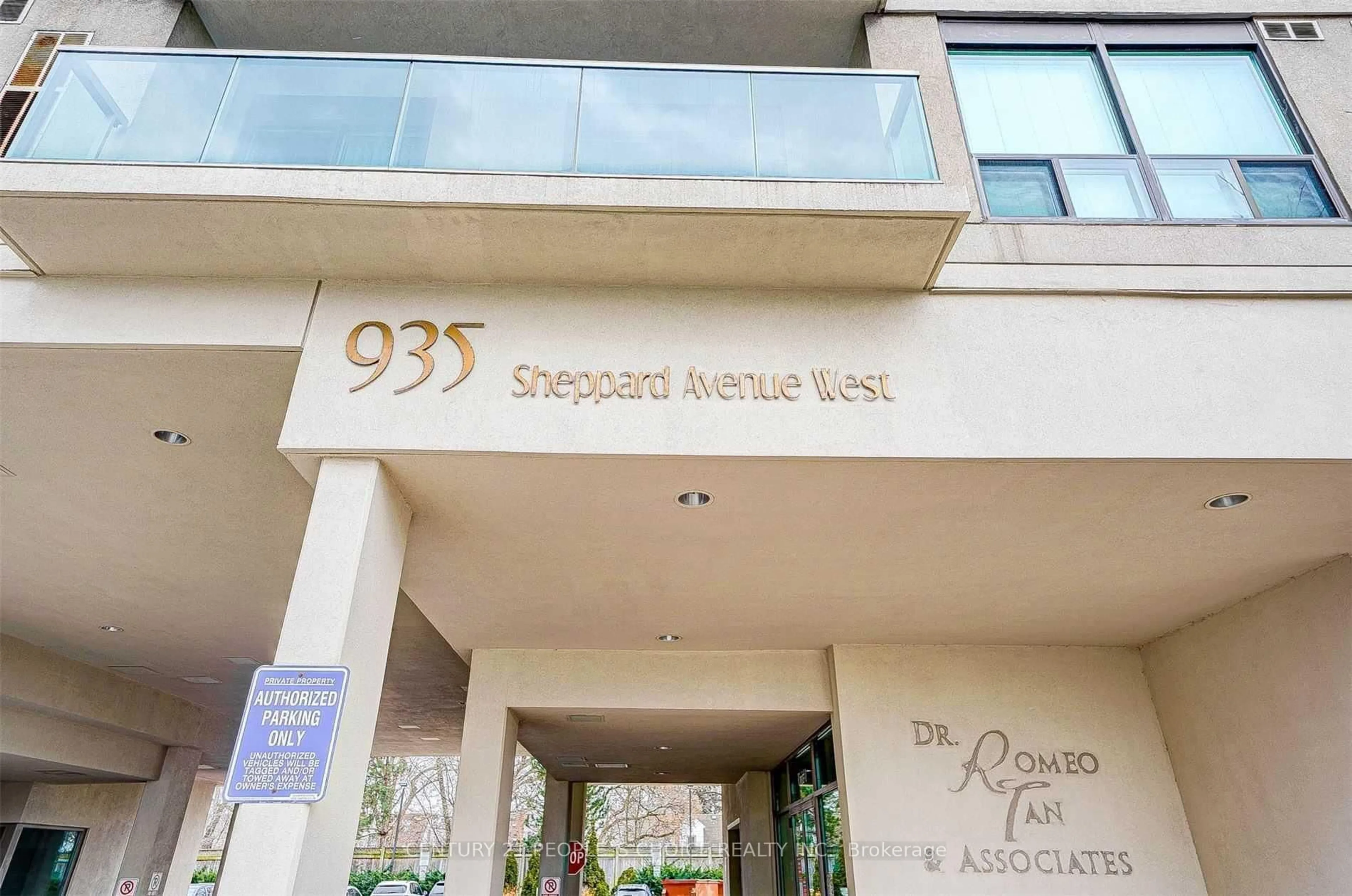 Indoor foyer for 935 Sheppard Ave #603, Toronto Ontario M3H 2T7