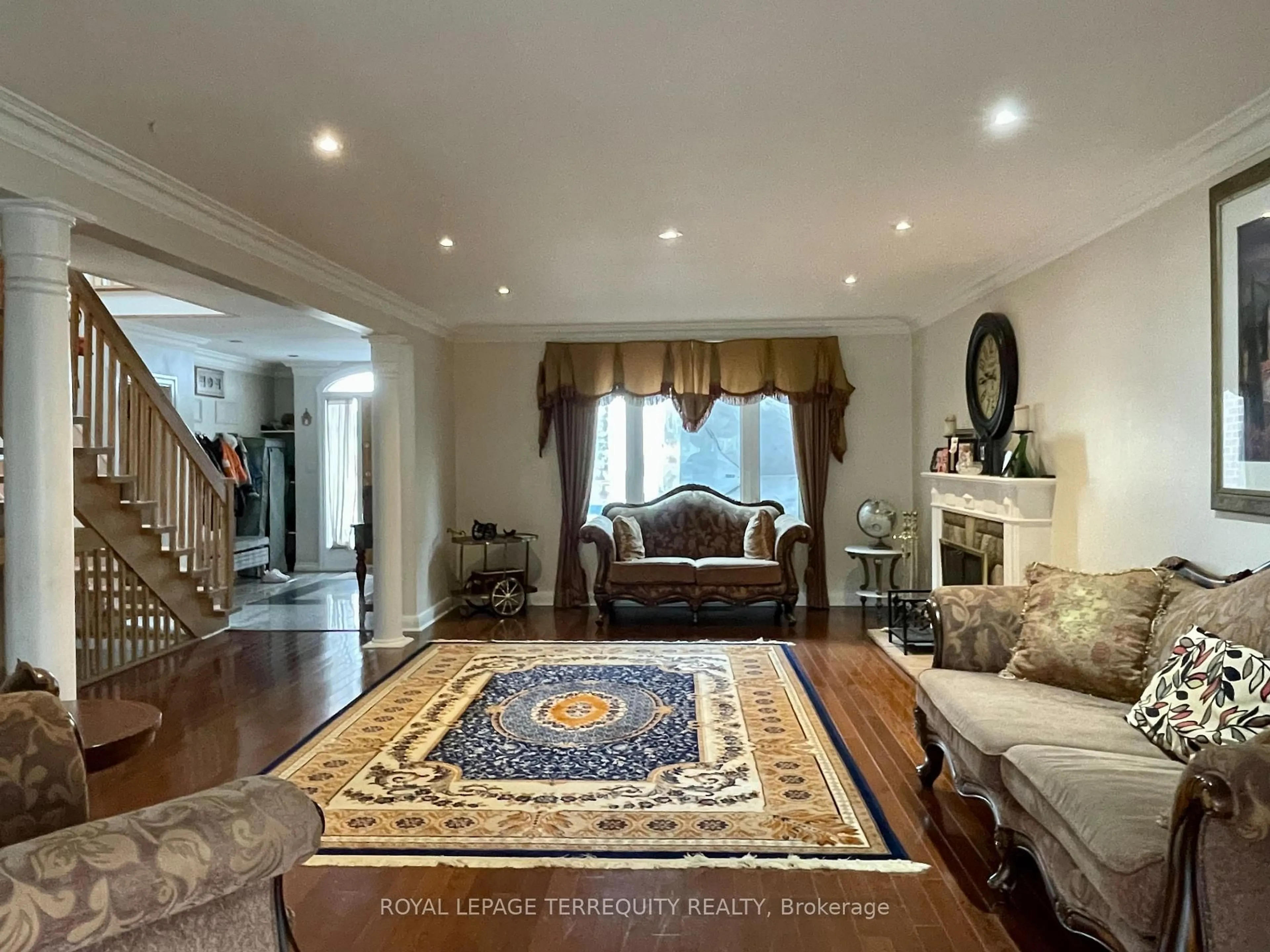 Living room with furniture, unknown for 435 Drewry Ave, Toronto Ontario M2R 2K6