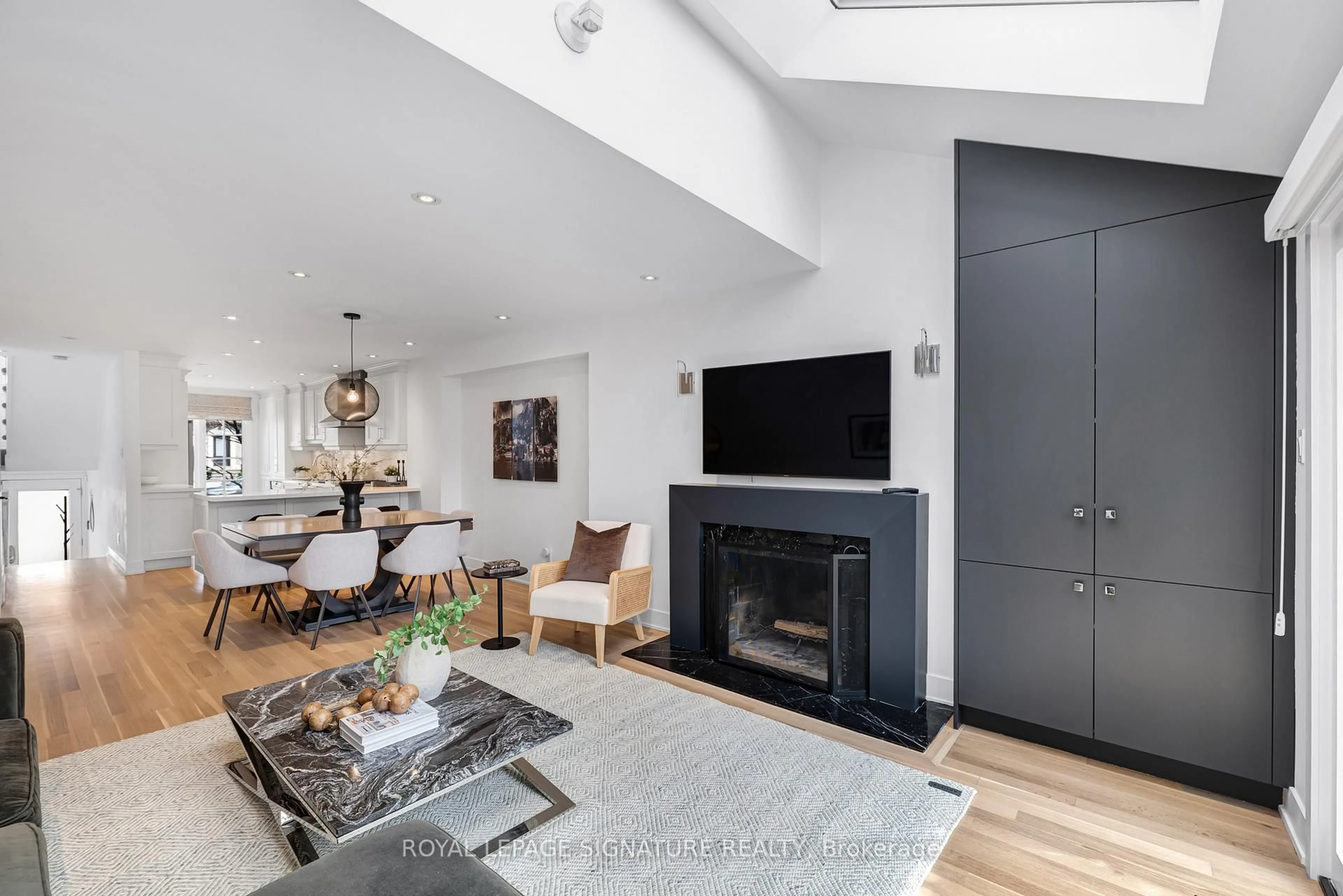 Unknown for 189 Bedford Park Ave, Toronto Ontario M5M 1J4