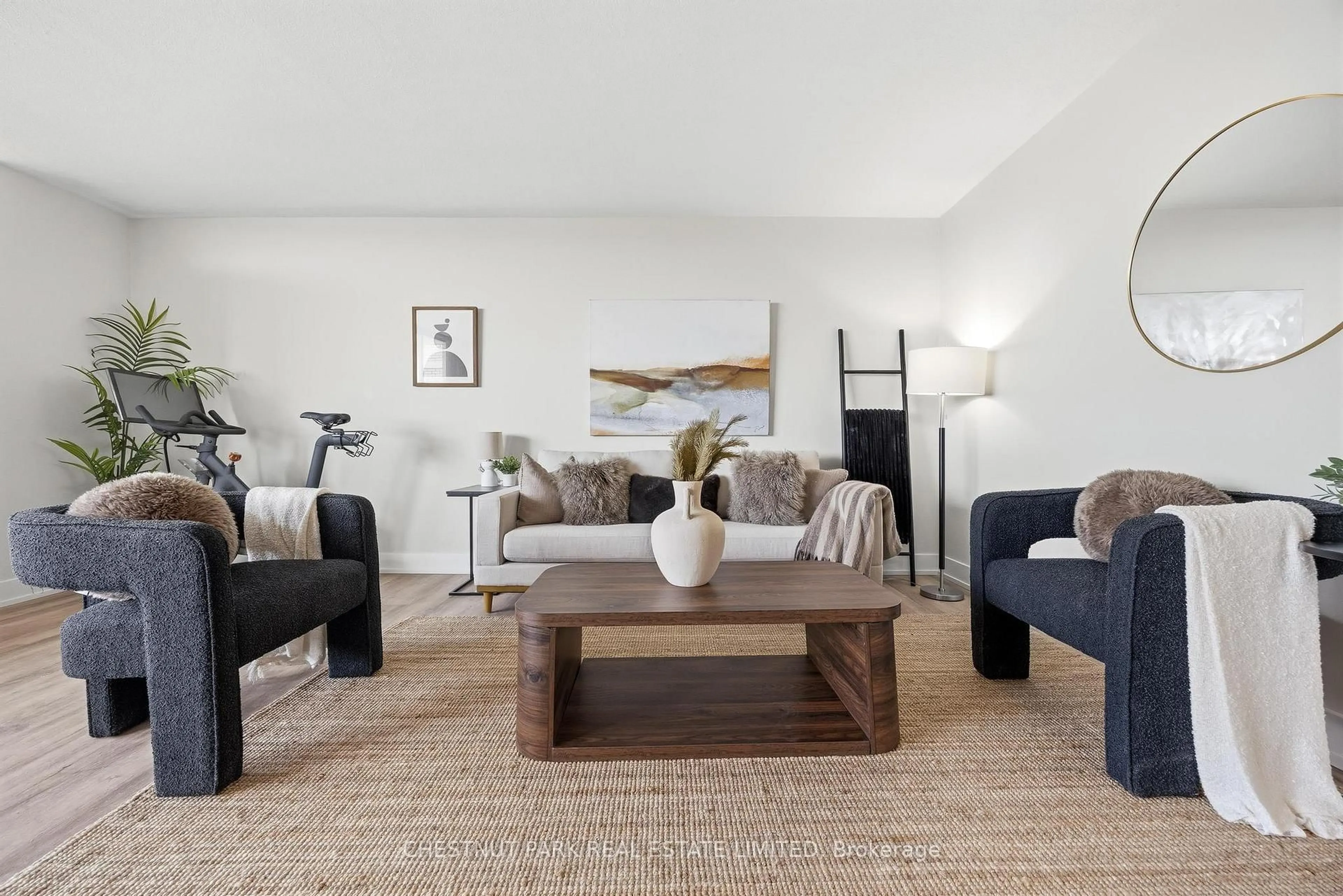 Living room with furniture, carpet floor for 10 Parkway Forest Dr #1106, Toronto Ontario M2J 1L3