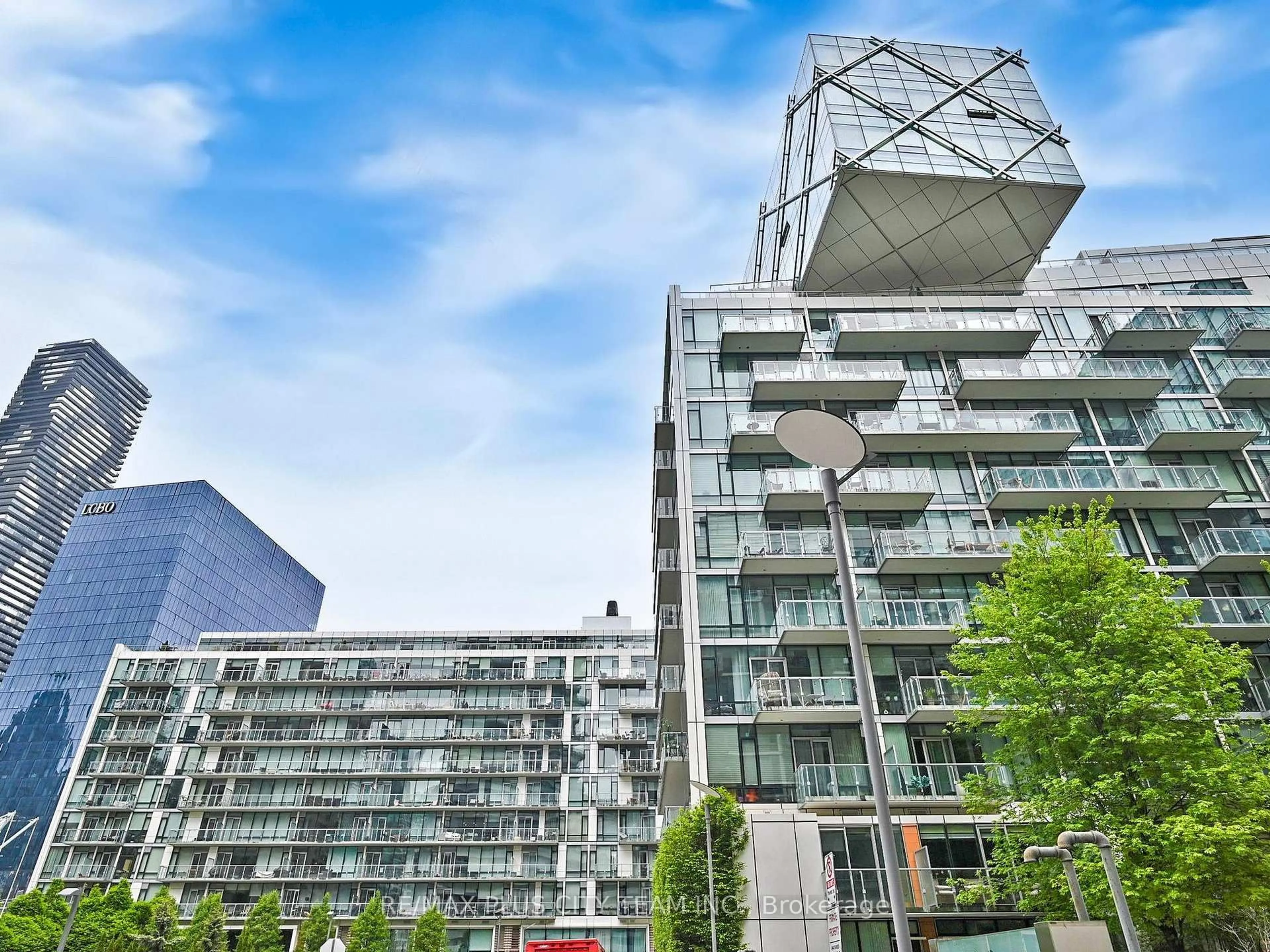 Unknown for 39 Queens Quay #202, Toronto Ontario M5E 0A5