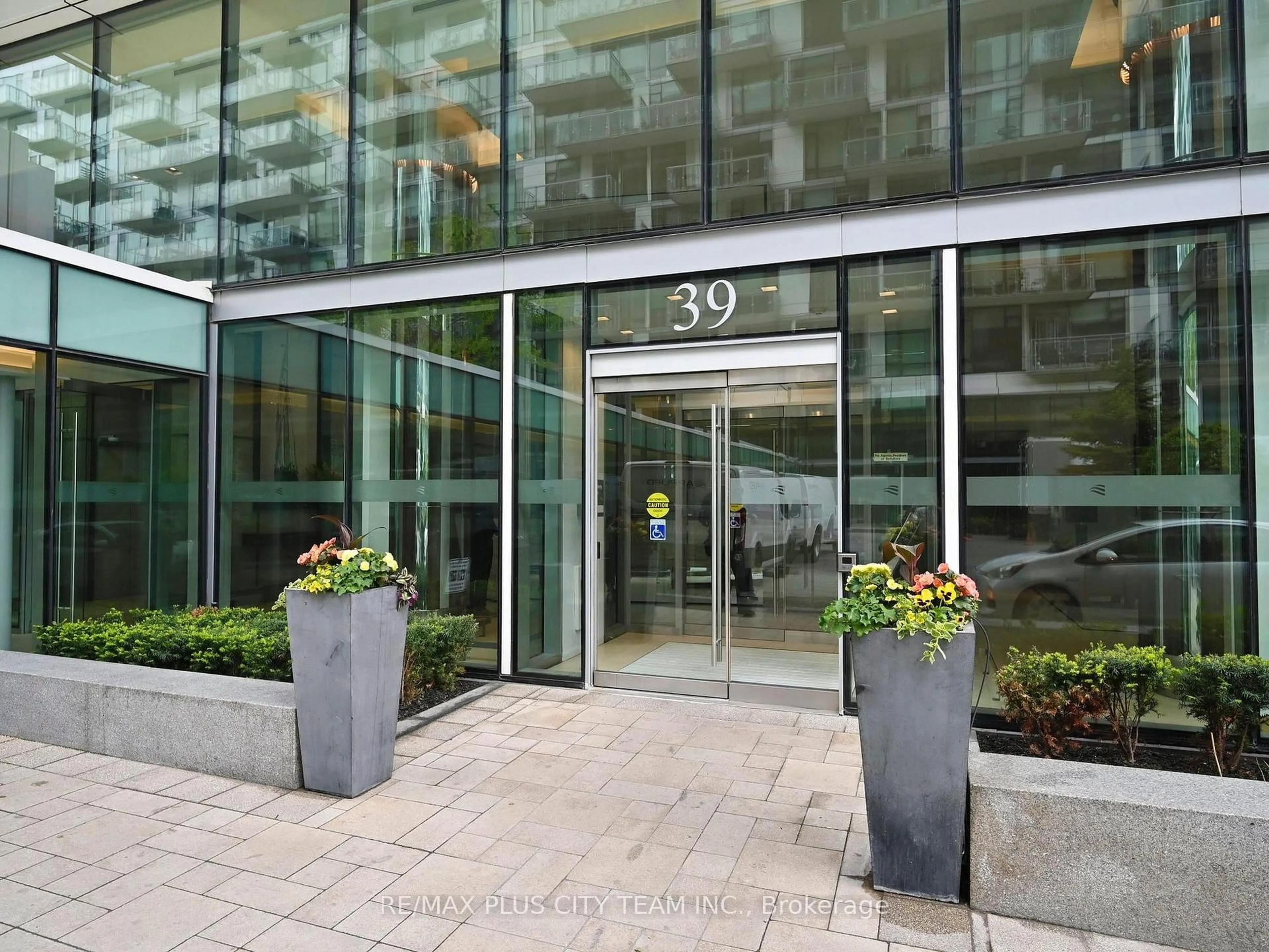 Indoor foyer for 39 Queens Quay #202, Toronto Ontario M5E 0A5
