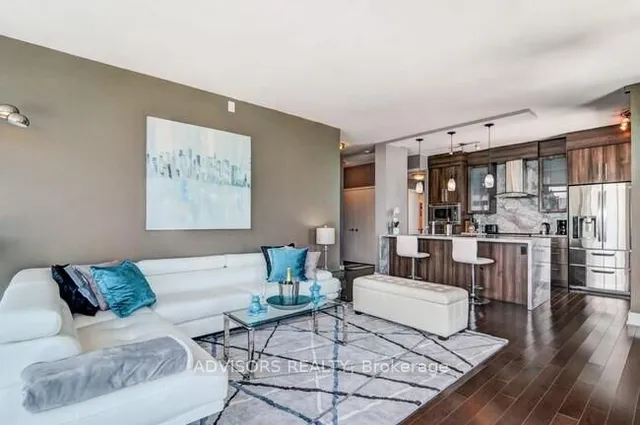 219 Fort York Blvd #LPH 3702, Toronto 4
