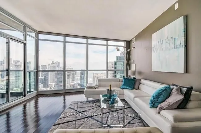 219 Fort York Blvd #LPH 3702, Toronto 5