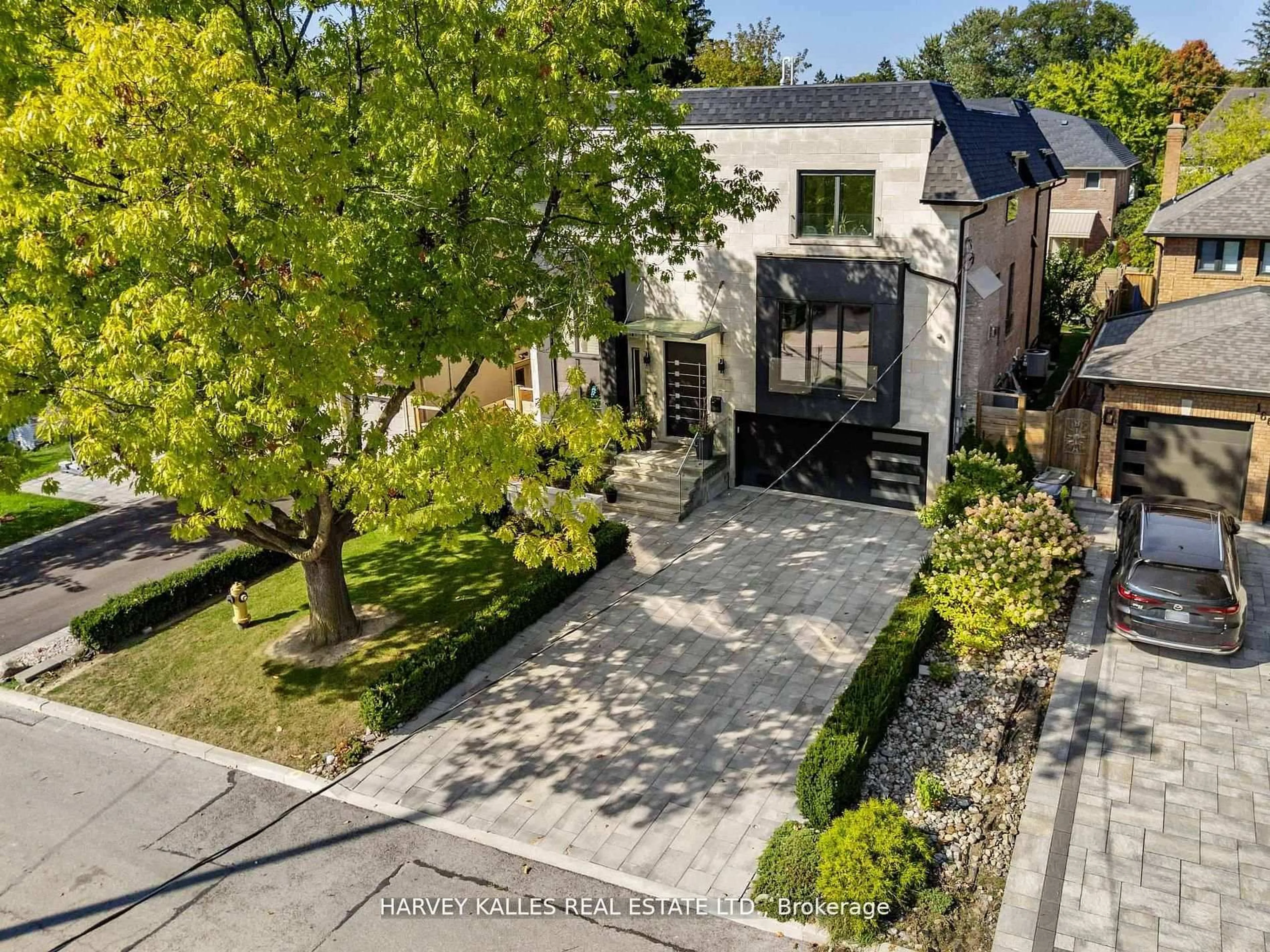A pic from outside/outdoor area/front of a property/back of a property/a pic from drone, street for 170 Burndale Ave, Toronto Ontario M2N 1T2