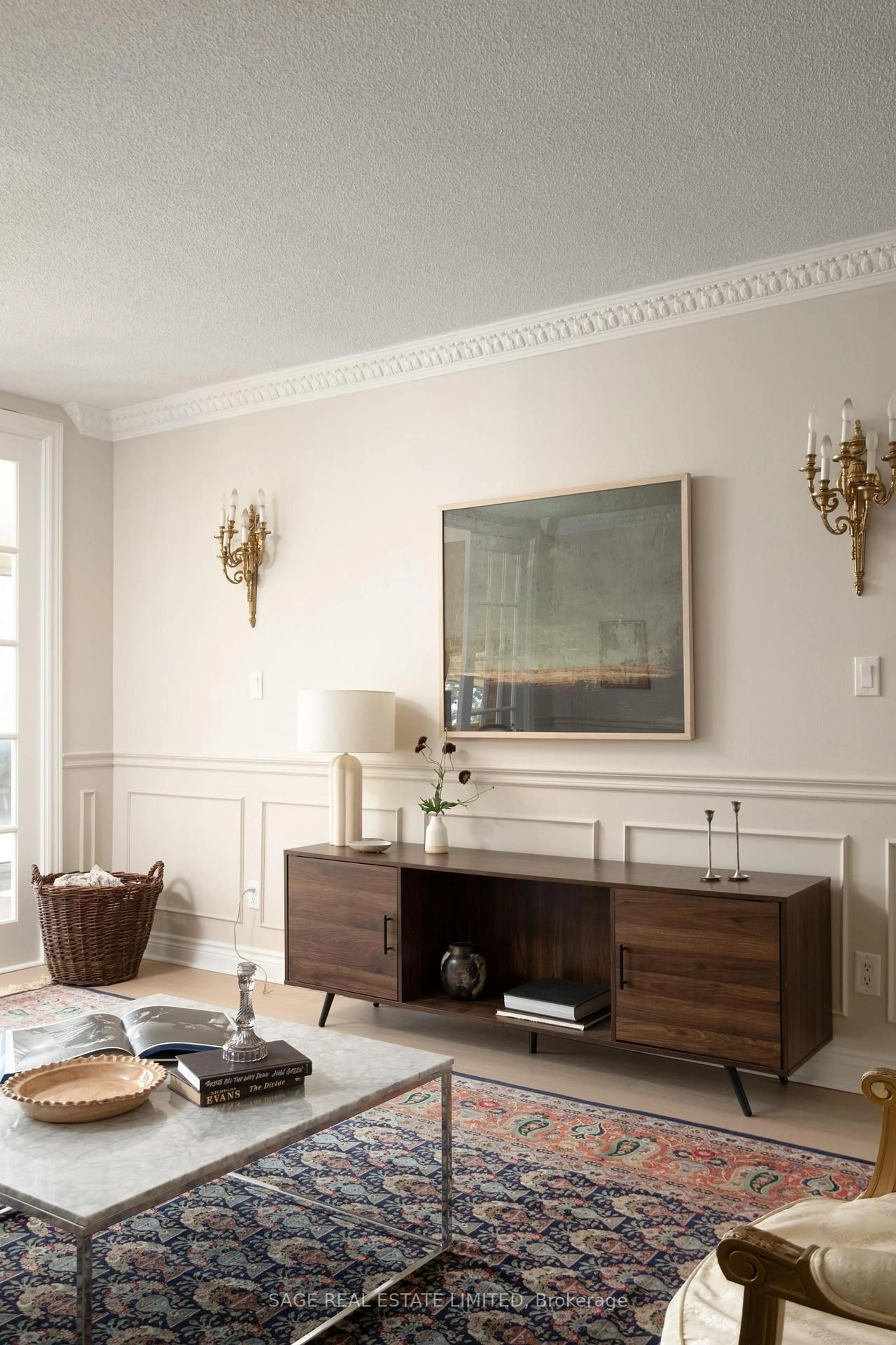 Living room with furniture, wood/laminate floor for 3181 Bayview Ave #307, Toronto Ontario M2K 2Y2