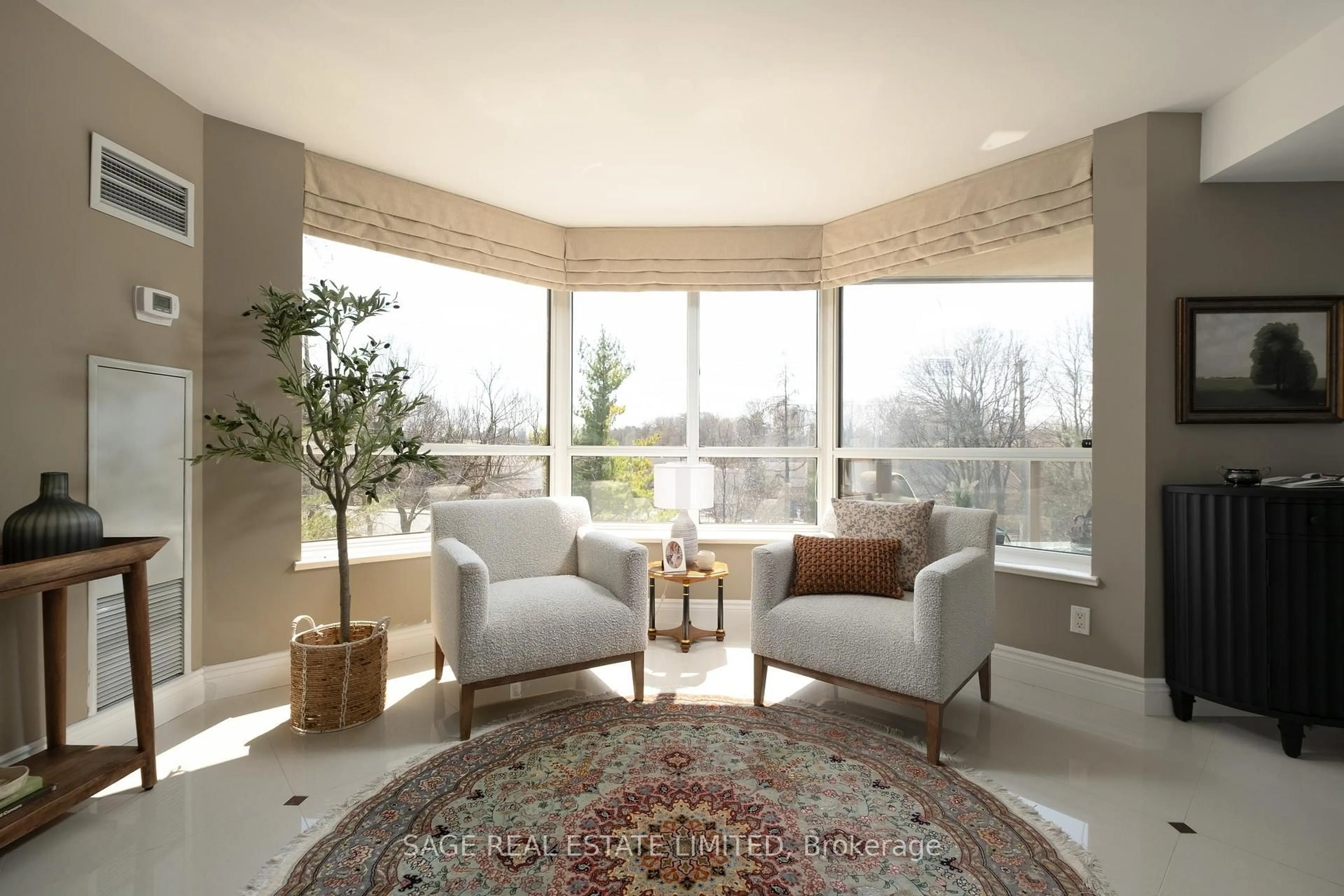 Living room with furniture, unknown for 3181 Bayview Ave #307, Toronto Ontario M2K 2Y2